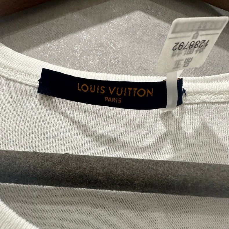 Louis Vuitton Louis Vuitton White "Peace and Love" "short sleeve Nextarro Size US M / EU 48-50 / 2 - 4 Thumbnail