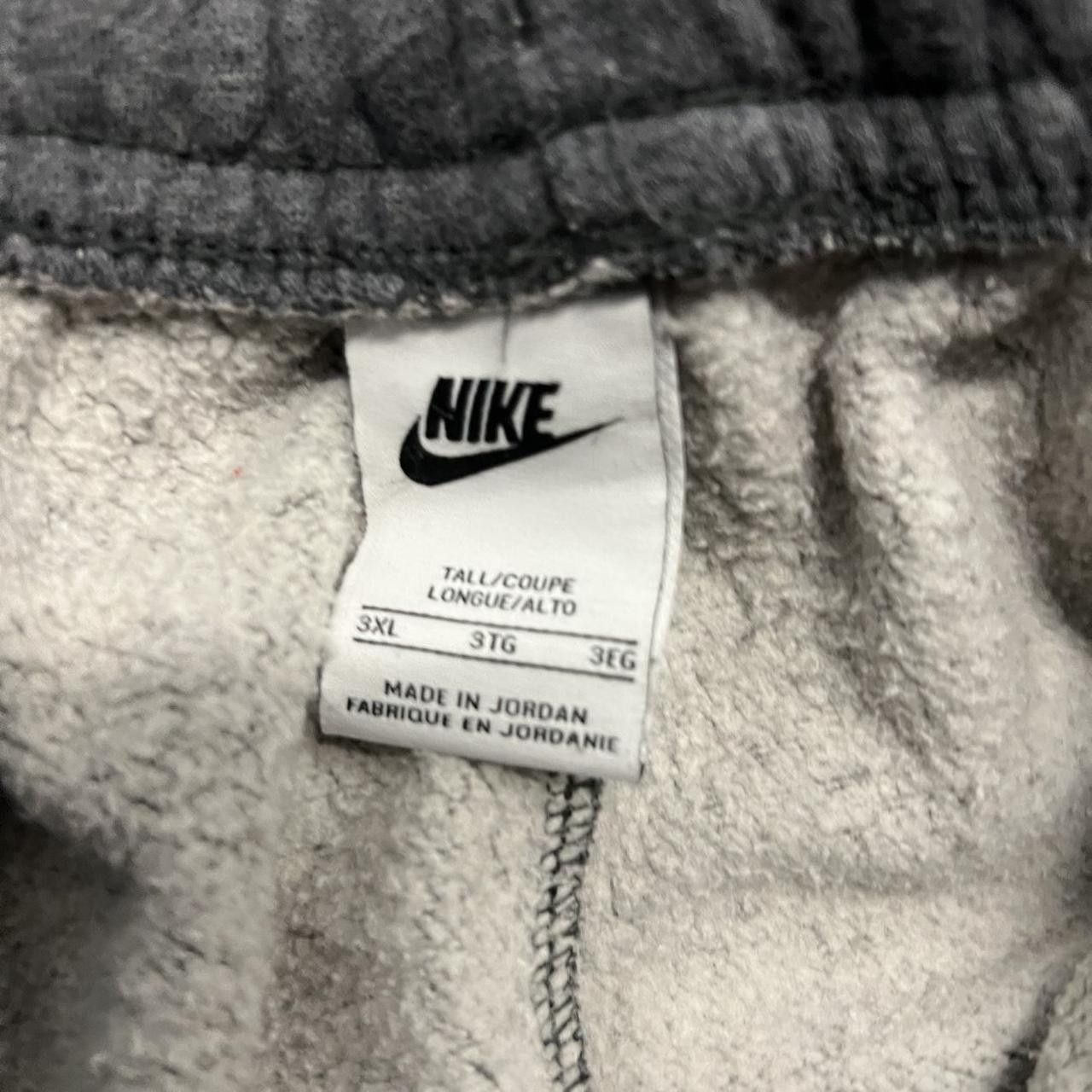 Nike Vintage Y2K/2000s Nike Grey Sweatpants with Bleach splatter and baggy fit! Size US 40 / EU 56 - 7 Thumbnail