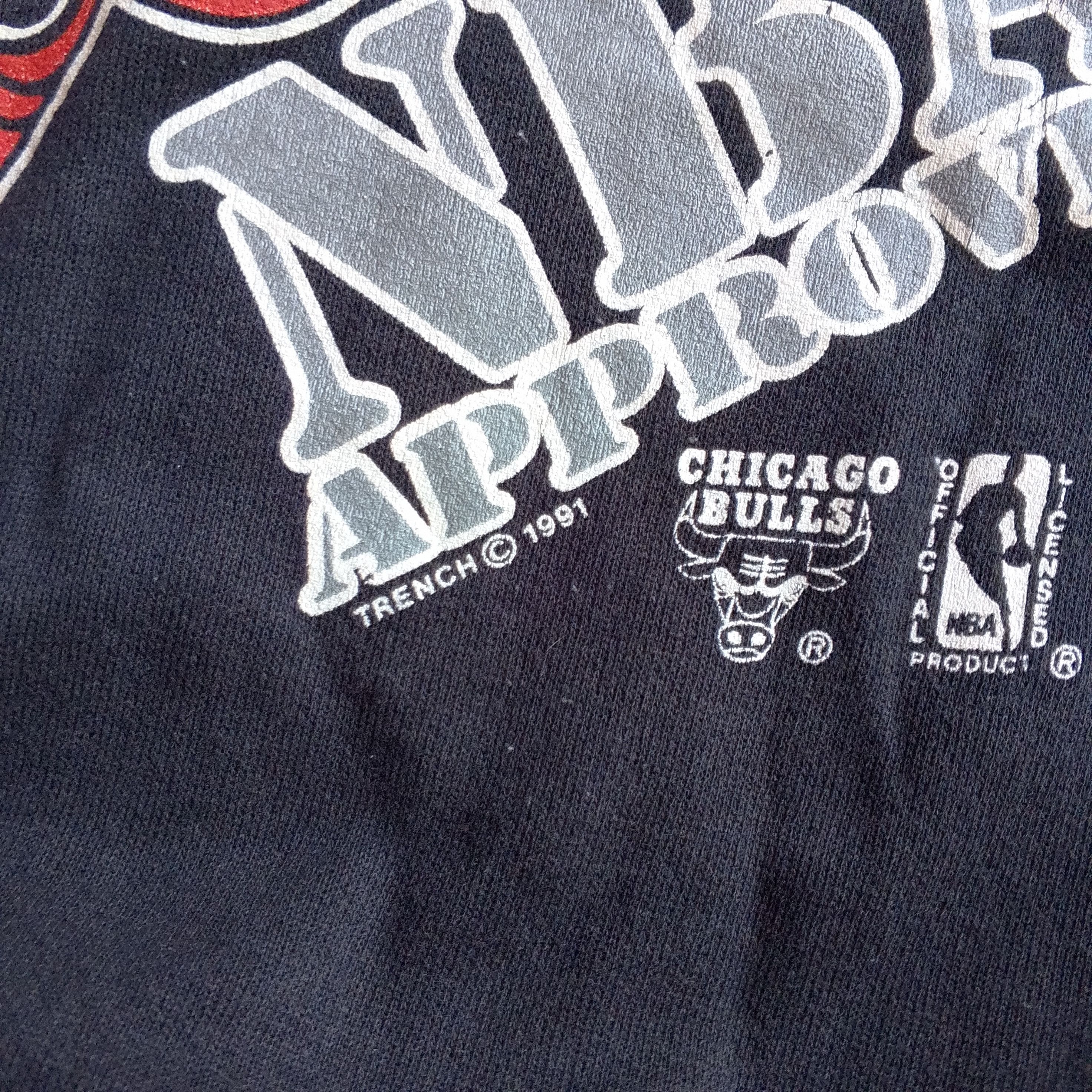 Vintage Vintage 1991 Chicago Bulls Sweatshirt Size US L / EU 52-54 / 3 - 4 Thumbnail