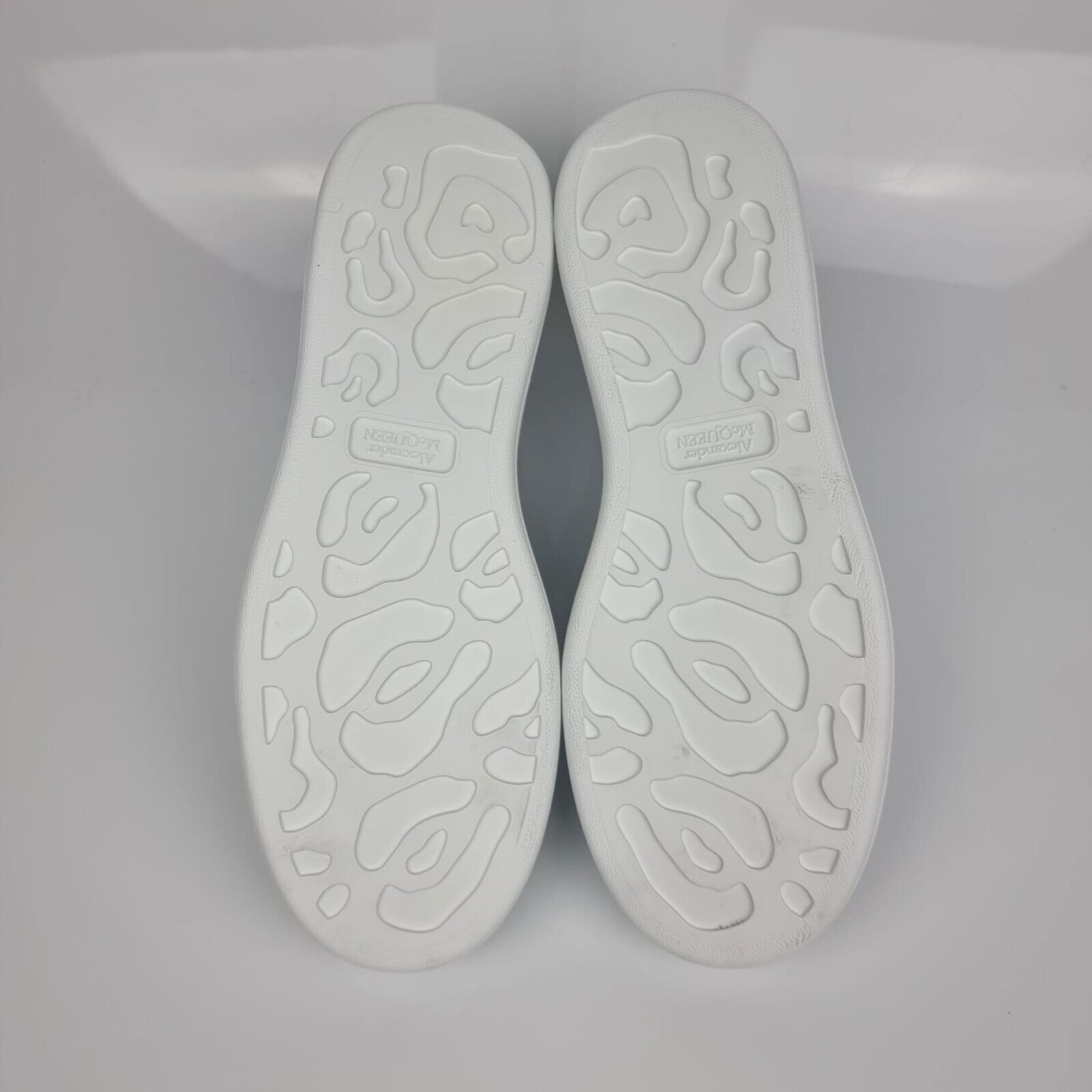 Alexander McQueen ALEXANDER MCQUEEN Larry Oversized Men's White Leather Sneake Size US 14 / EU 47 - 5 Thumbnail