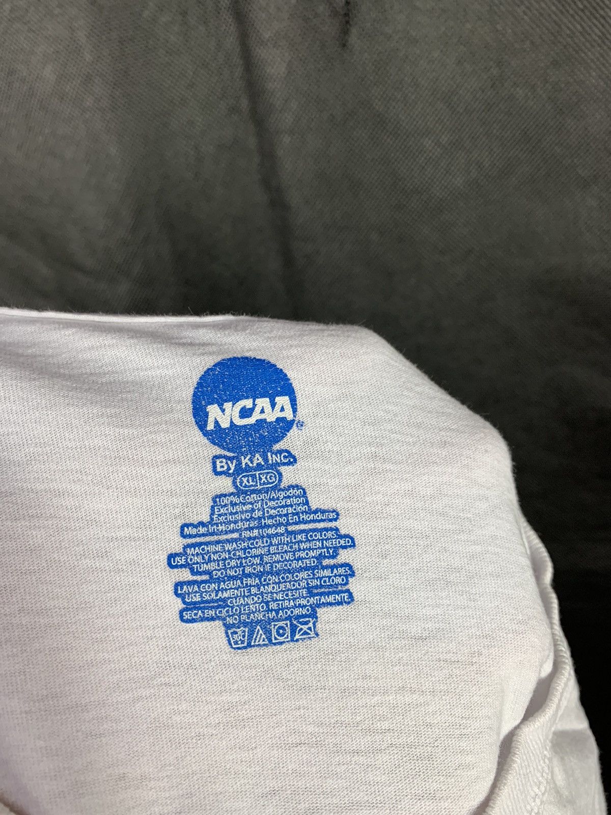 NCAA Offer! NCAA Sports Football Tee Size US XL / EU 56 / 4 - 4 Thumbnail
