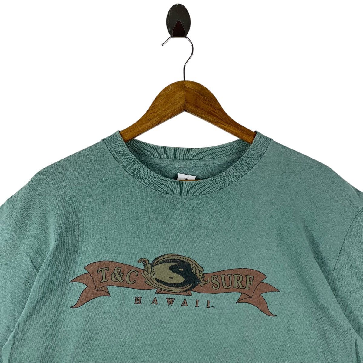 Vintage Vintage 90s TOWN & COUNTRY big back hit Surfing tee Size US M / EU 48-50 / 2 - 3 Thumbnail