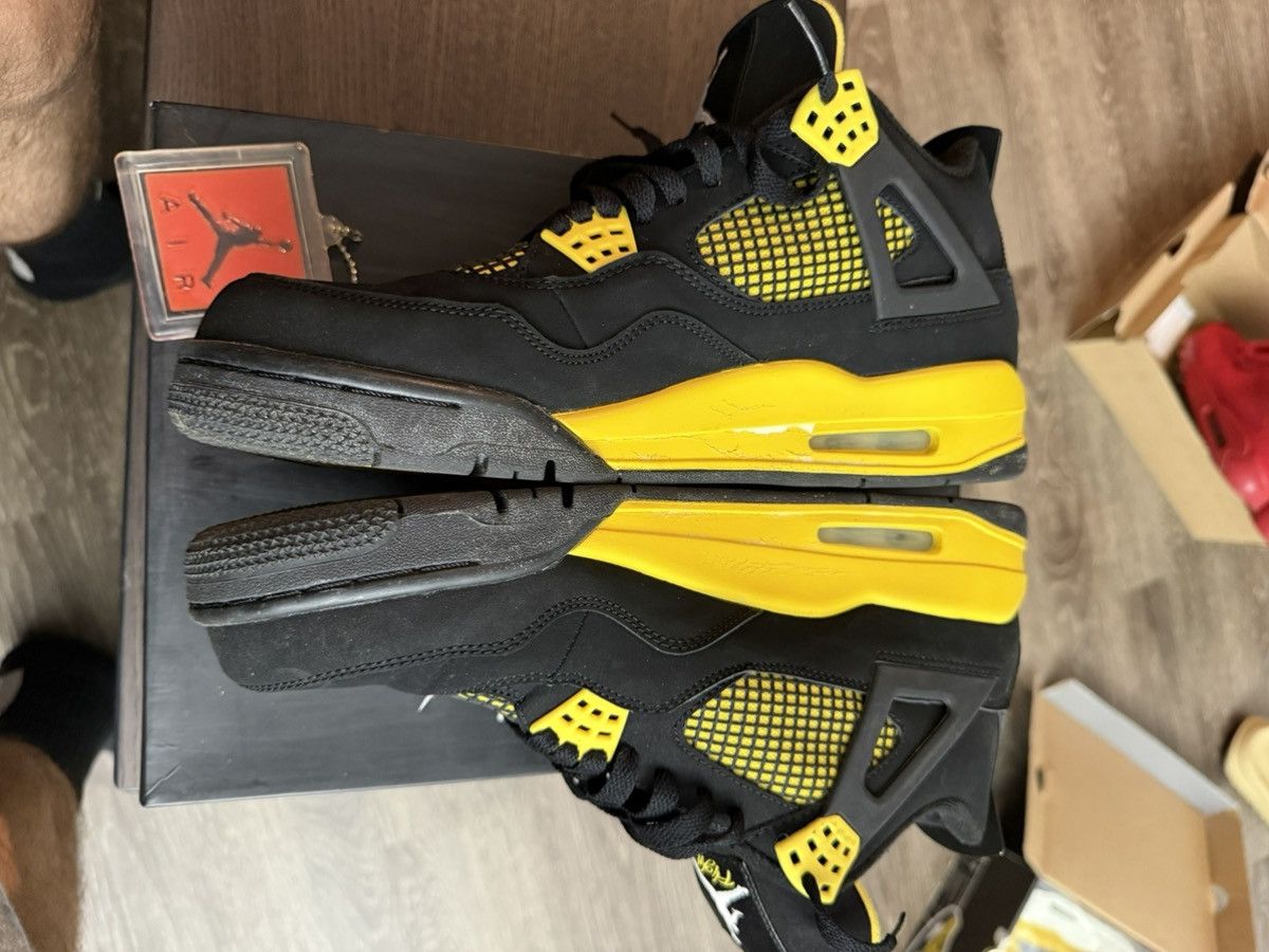 Jordan Brand Jordan 4 retro thunder Size US 10.5 / EU 43-44 - 2 Thumbnail