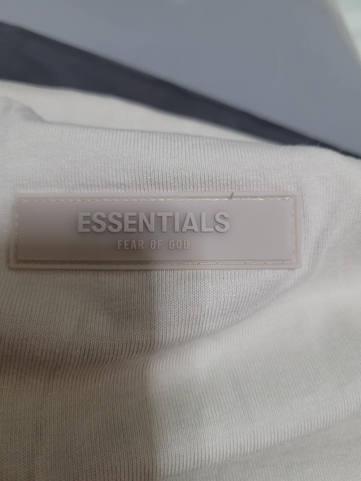 Fear of God sz L Fear of God Essentials T-shirt wheat SS22 Size US L / EU 52-54 / 3 - 9 Thumbnail
