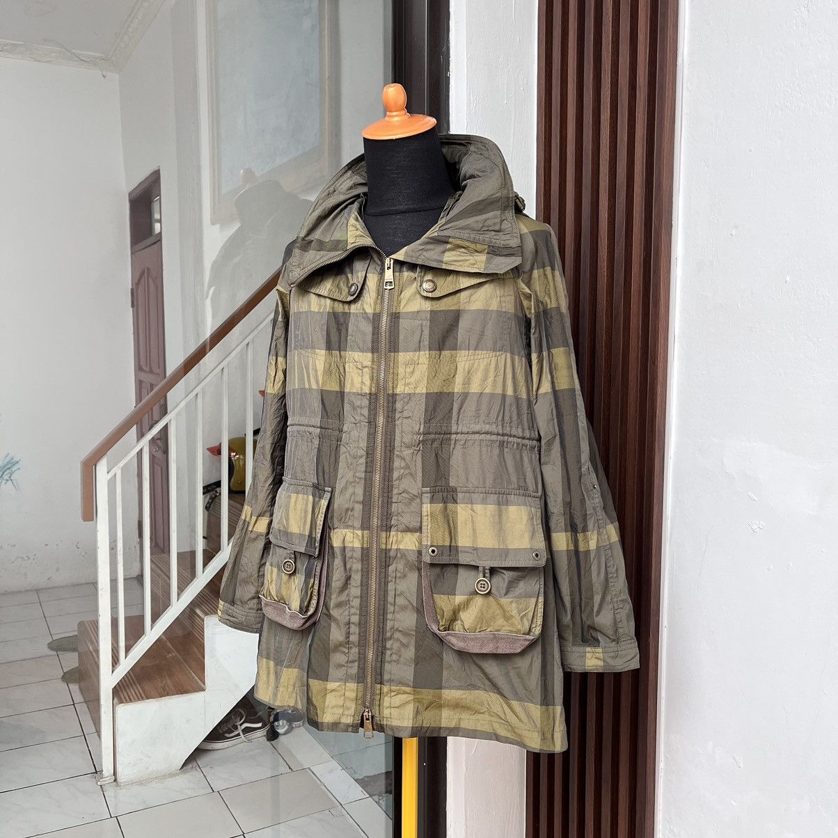 Burberry Authentics Burberry Britt Coat Jacket Tartan Patern Size M / US 6-8 / IT 42-44 - 3 Thumbnail