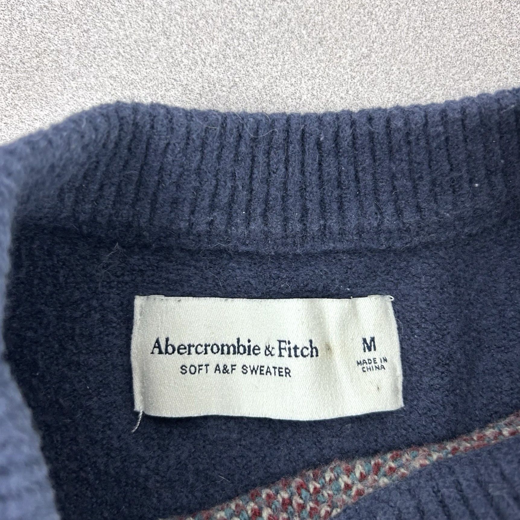 Abercrombie & Fitch Abercrombie & Fitch Mens M Navy Flower Crewneck Pullover Sweater Size US M / EU 48-50 / 2 - 3 Thumbnail