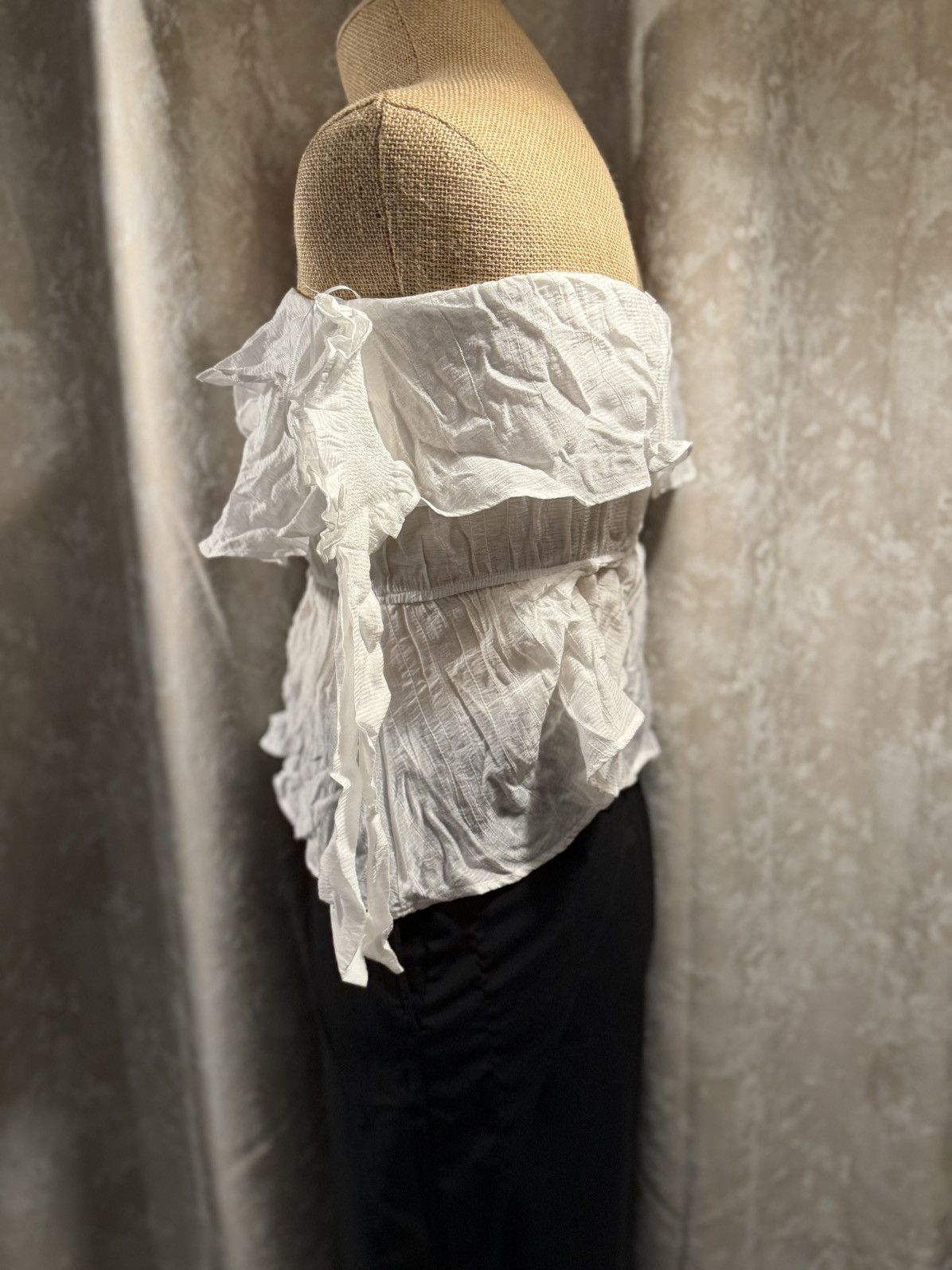 Other Romantic Off-Shoulder Ruffle Top – White | Boho Chic Size M / US 6-8 / IT 42-44 - 9 Thumbnail