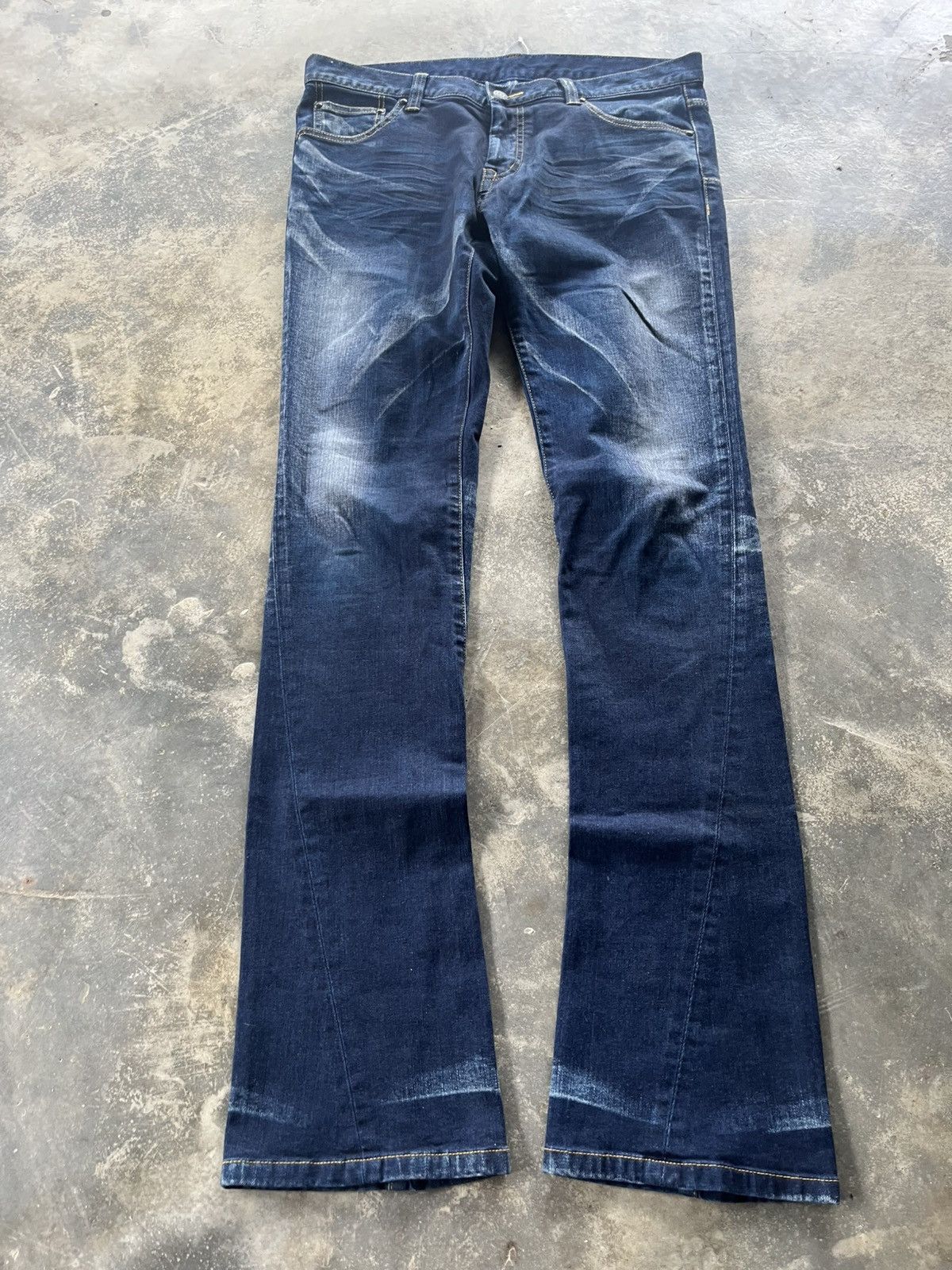 パンツ TORNADOMART 3D shark denim indigo M 2000s Tornado Mart Distressed Flared Leg Grey Washed Denim