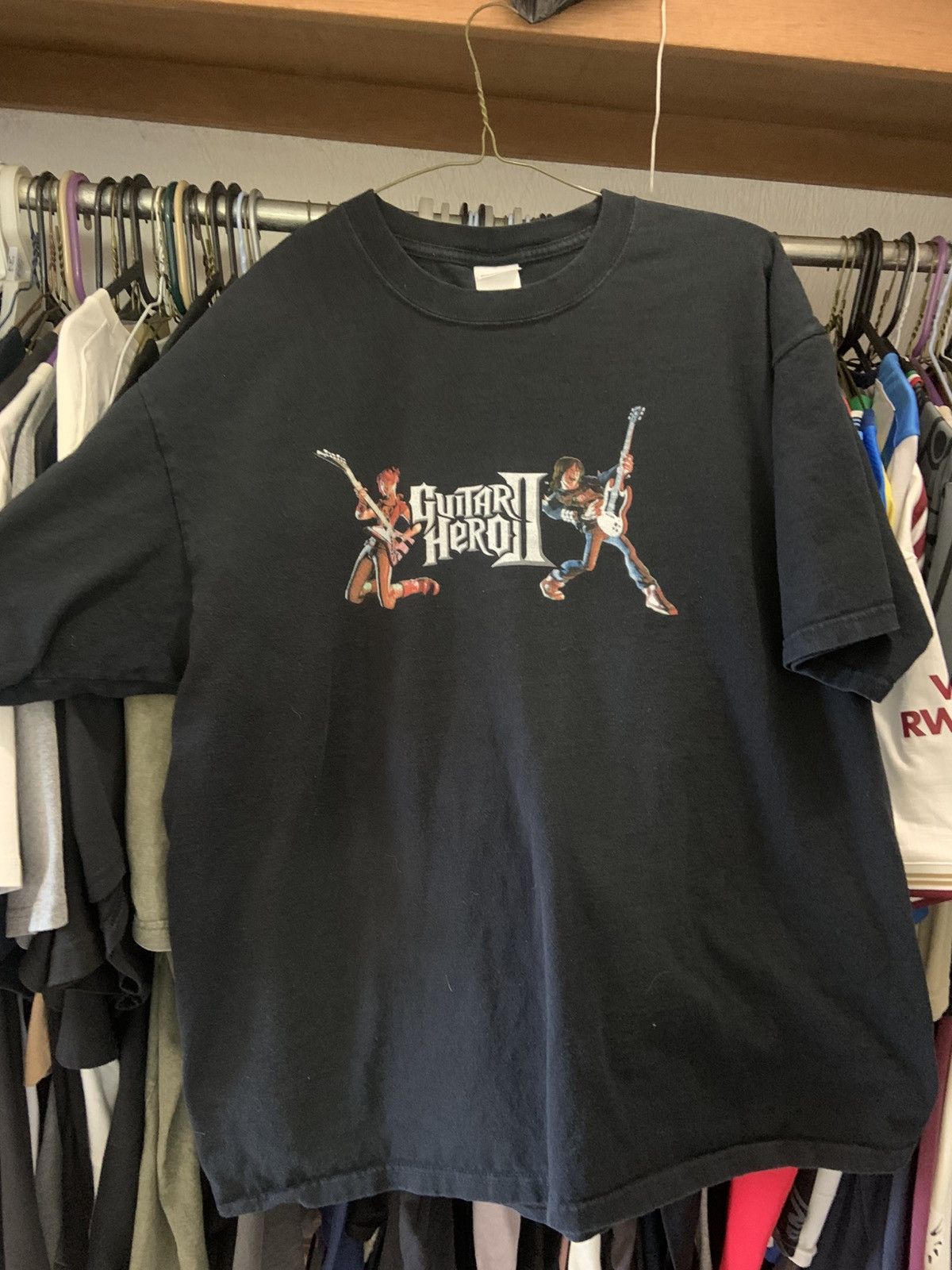 Vintage Vintage Y2K Guitar Hero 2 Best Buy Tour Promo Tee Size US XL / EU 56 / 4 - 1 Thumbnail
