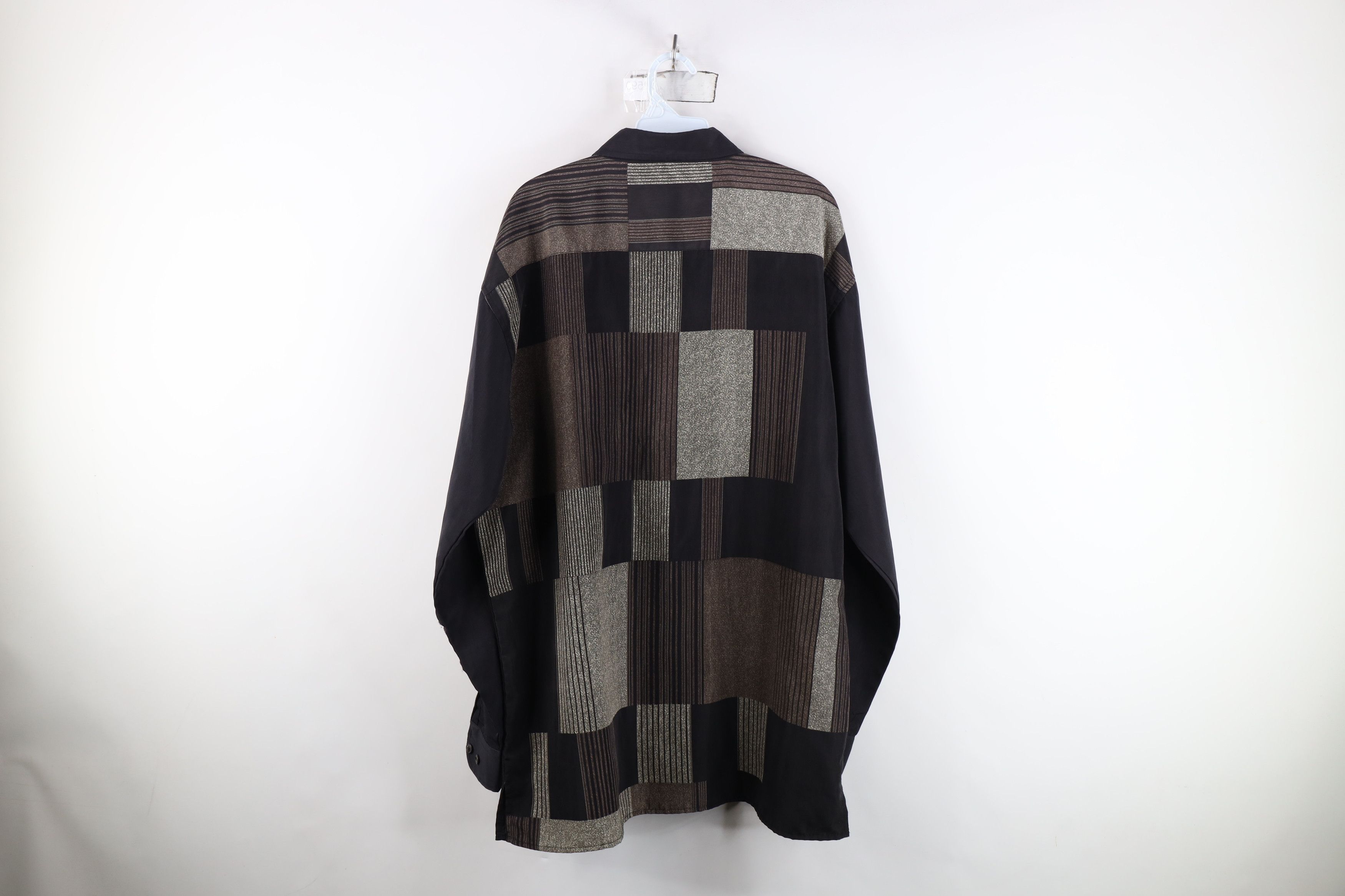 Vintage Vintage 90s Y2K Streetwear Checkered Collared Button Shirt Size US L / EU 52-54 / 3 - 11 Thumbnail