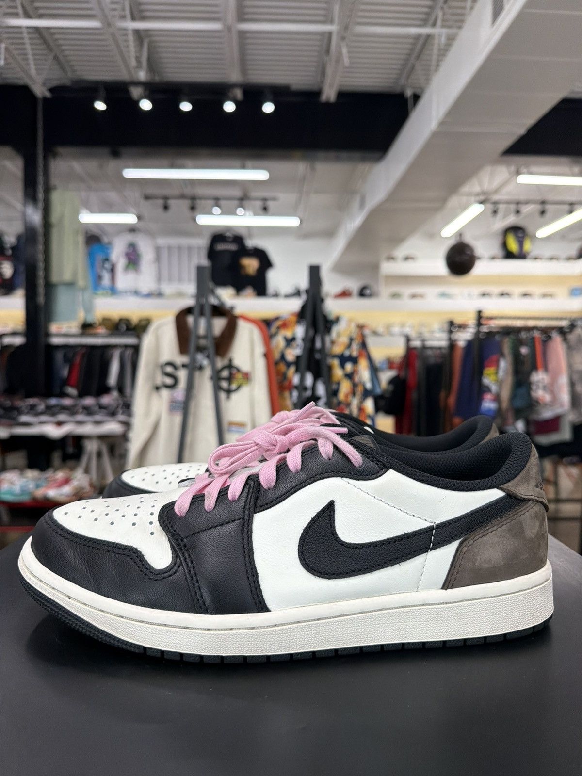 Jordan Brand Air Jordan 1 Low Mocha Size 9 (2024) Size US 9 / EU 42 - 7 Thumbnail