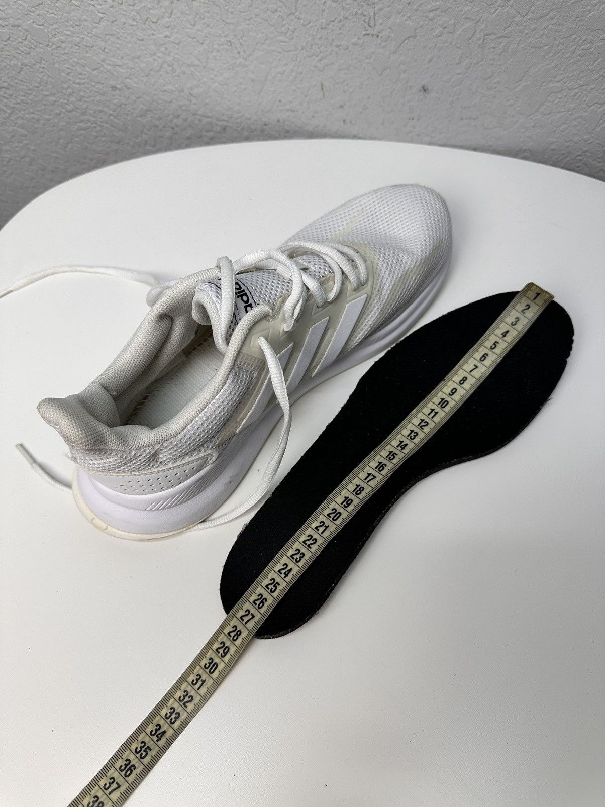 Adidas Adidas white sneakers running shoes triple minimal style Size US 8 / EU 41 - 14 Thumbnail