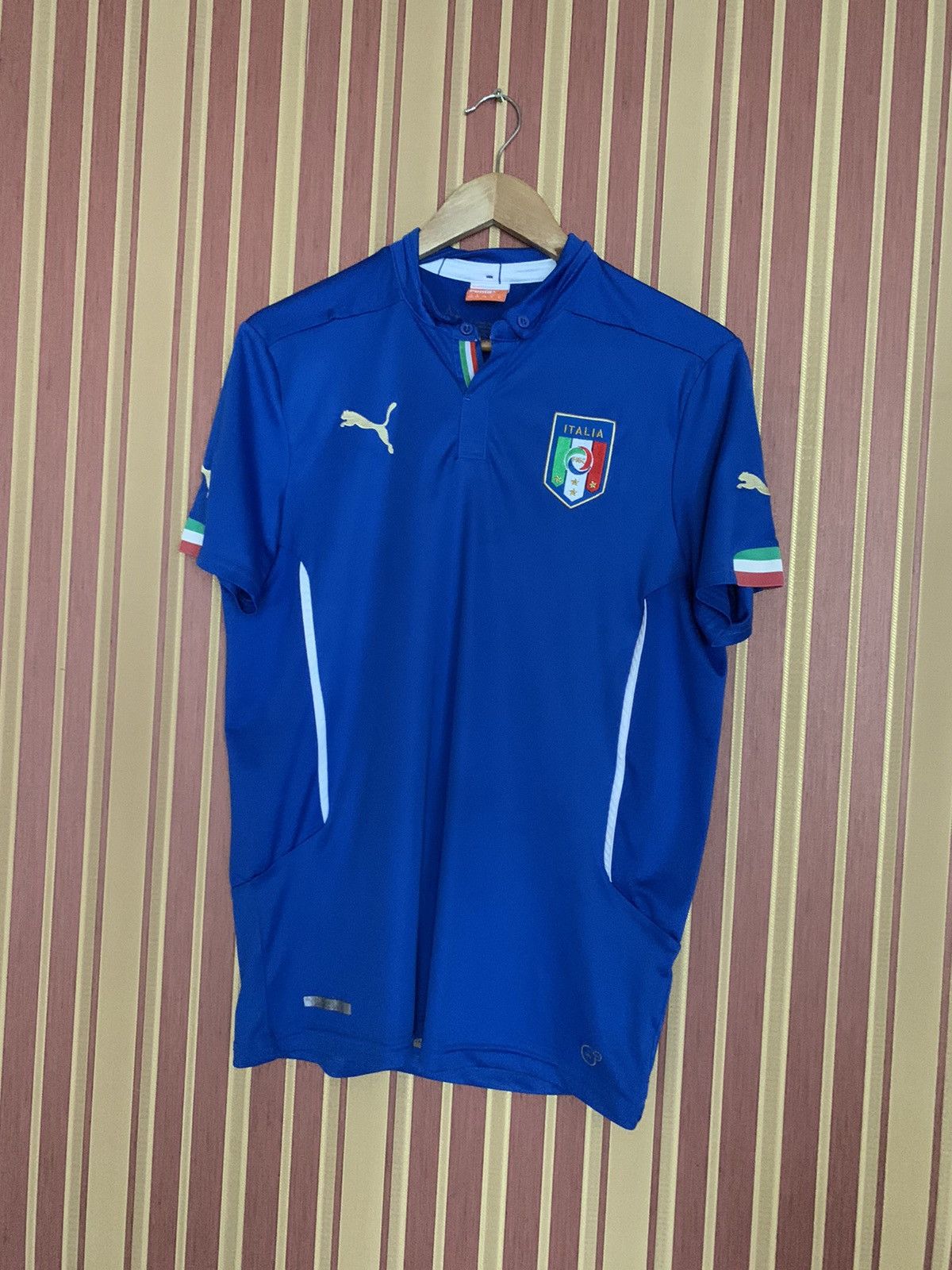 Puma ITALY NATIONAL TEAM 2014/2015/2016 HOME FOOTBALL SHIRT PUMA Size US M / EU 48-50 / 2 - 2 Thumbnail