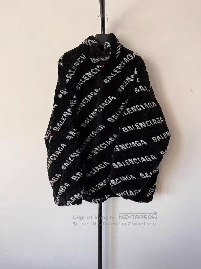 Balenciaga Balenciaga Collar Lapel Loose Faux Fur Puffy Zippered Plea Size XXS / US 00 / IT 34 - 1 Thumbnail