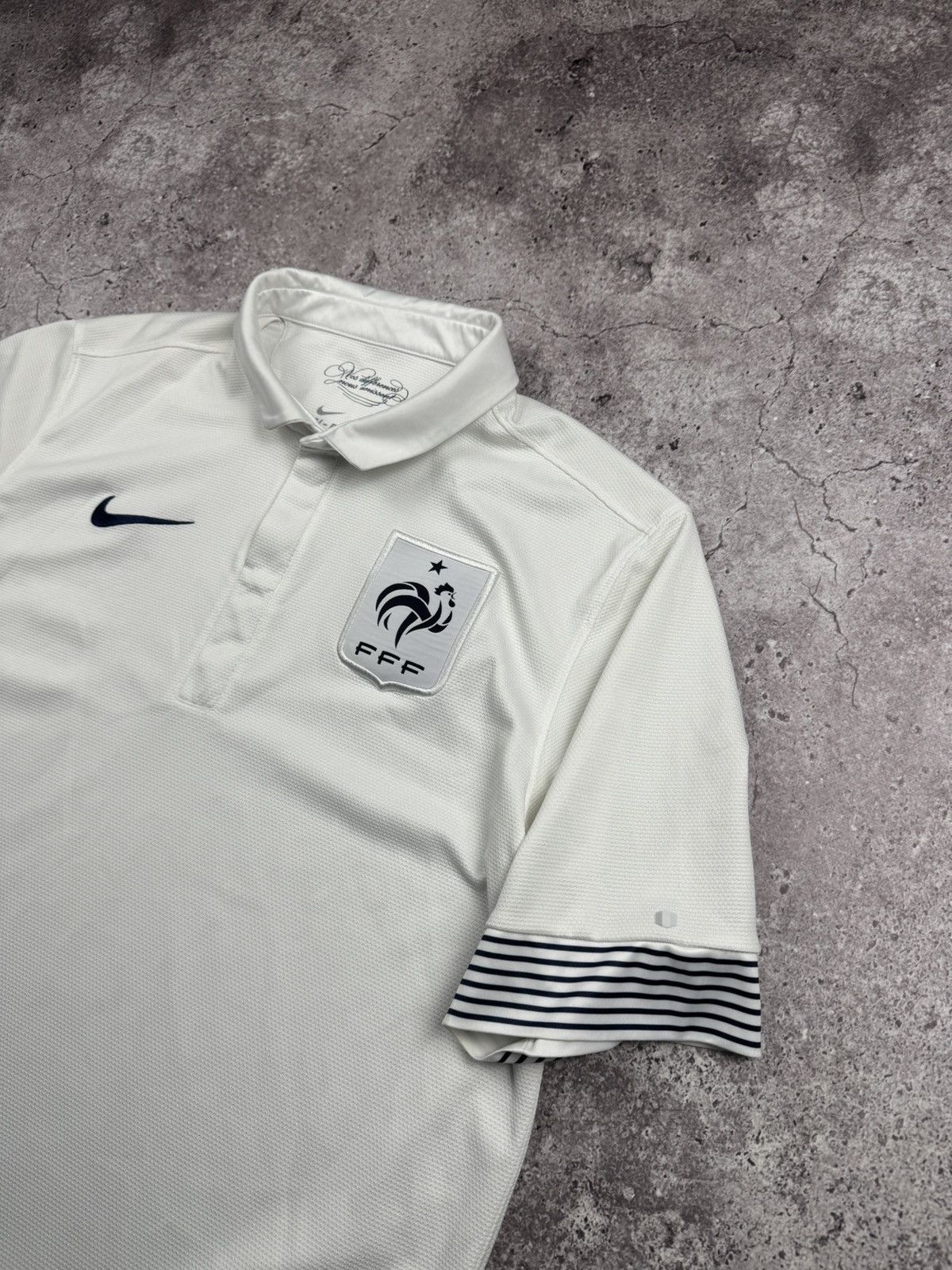 Nike VINTAGE NIKE FRANCE 2012/13 FOOTBALL Y2K SHIRT SOCCER JERSEY Size US L / EU 52-54 / 3 - 5 Thumbnail