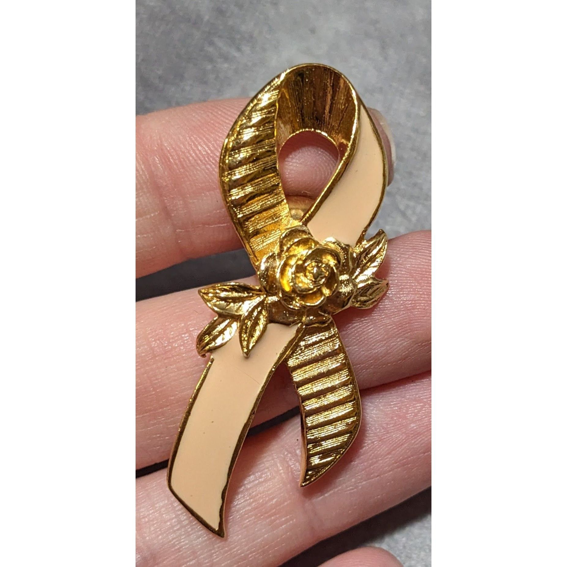 Other Vintage Avon Pink And Gold Enamel Breast Cancer Ribbon Pin Size ONE SIZE - 1 Thumbnail