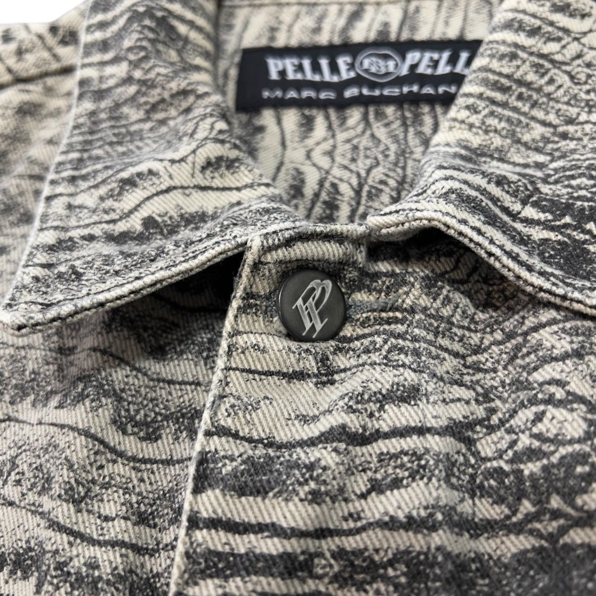 Pelle Pelle PELLE PELLE by Marc Buchanan 90 Crocodile Print Denim Jacket Size US XXL / EU 58 / 5 - 4 Thumbnail