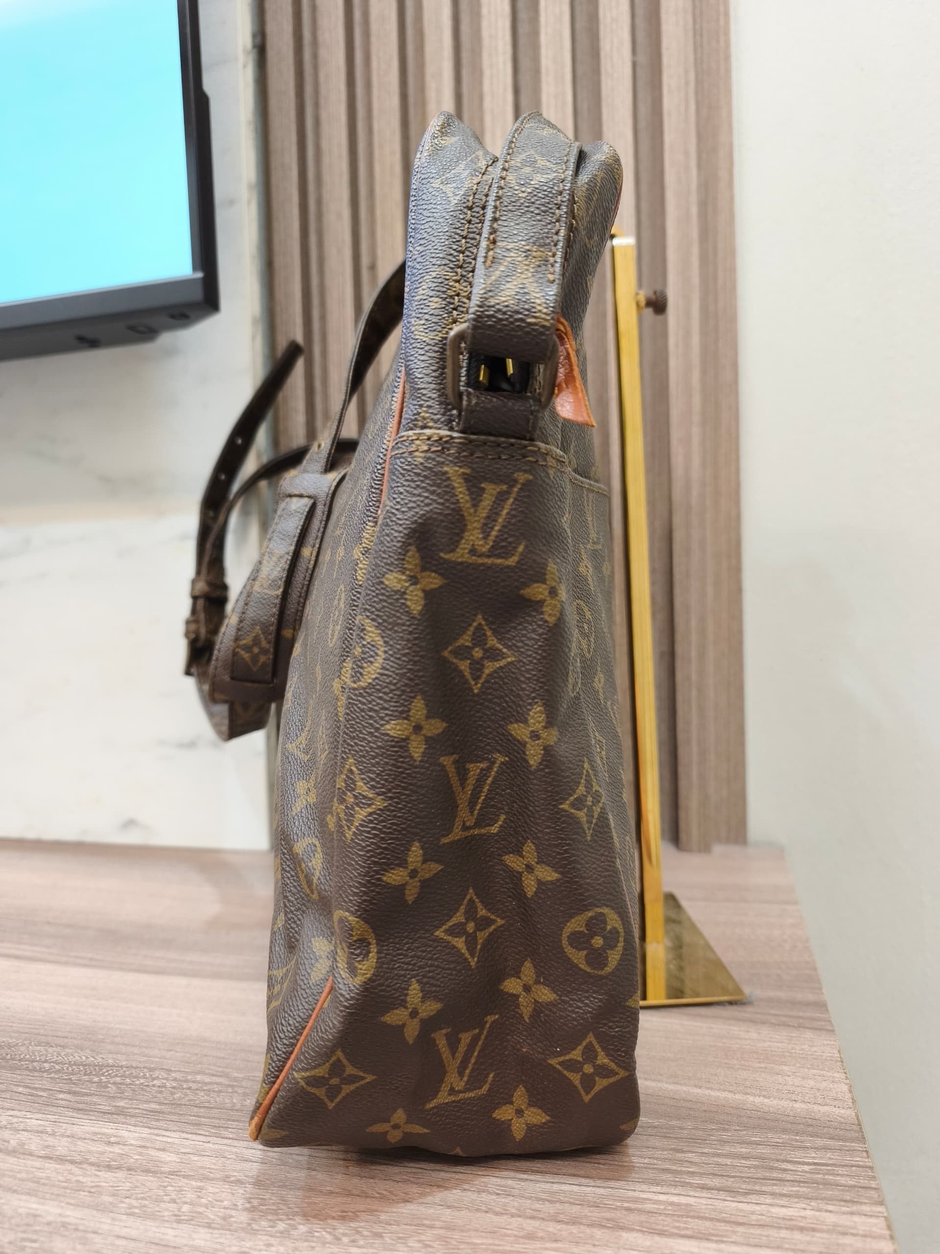 Louis Vuitton Louis Vuitton Monogram Canvas Marceau GM Size ONE SIZE - 2 Thumbnail