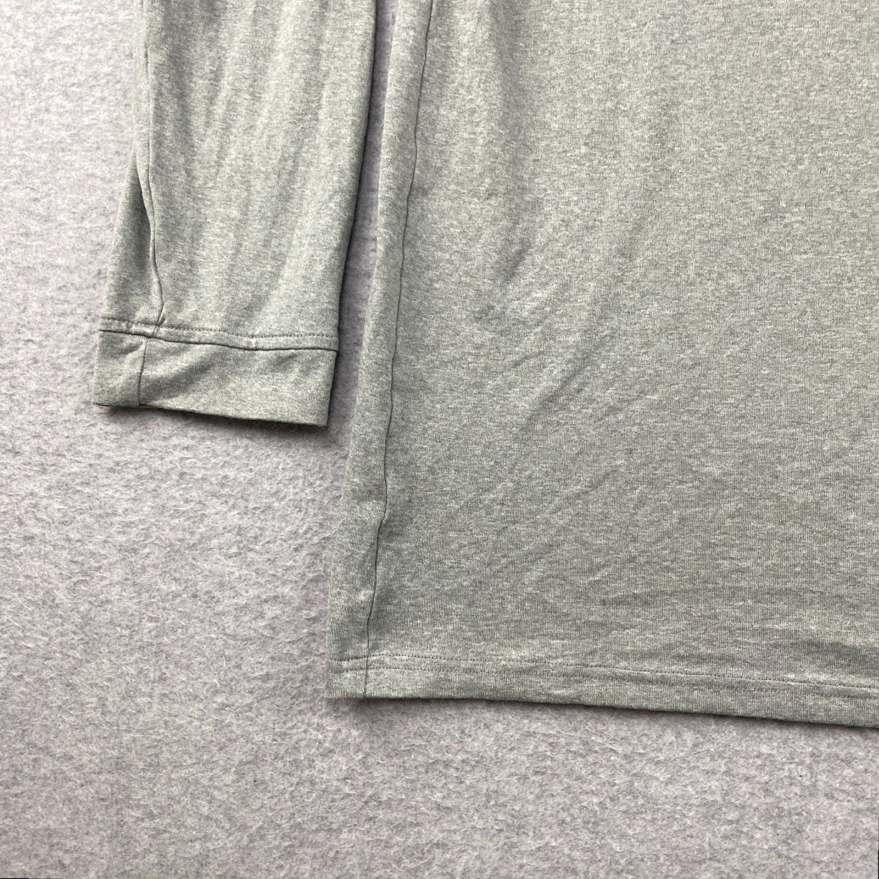 Under Armour Under Armour HeatGear Shirt Mens Small S Gray Loose Fit Long Sleeve Pullover Size US S / EU 44-46 / 1 - 3 Thumbnail