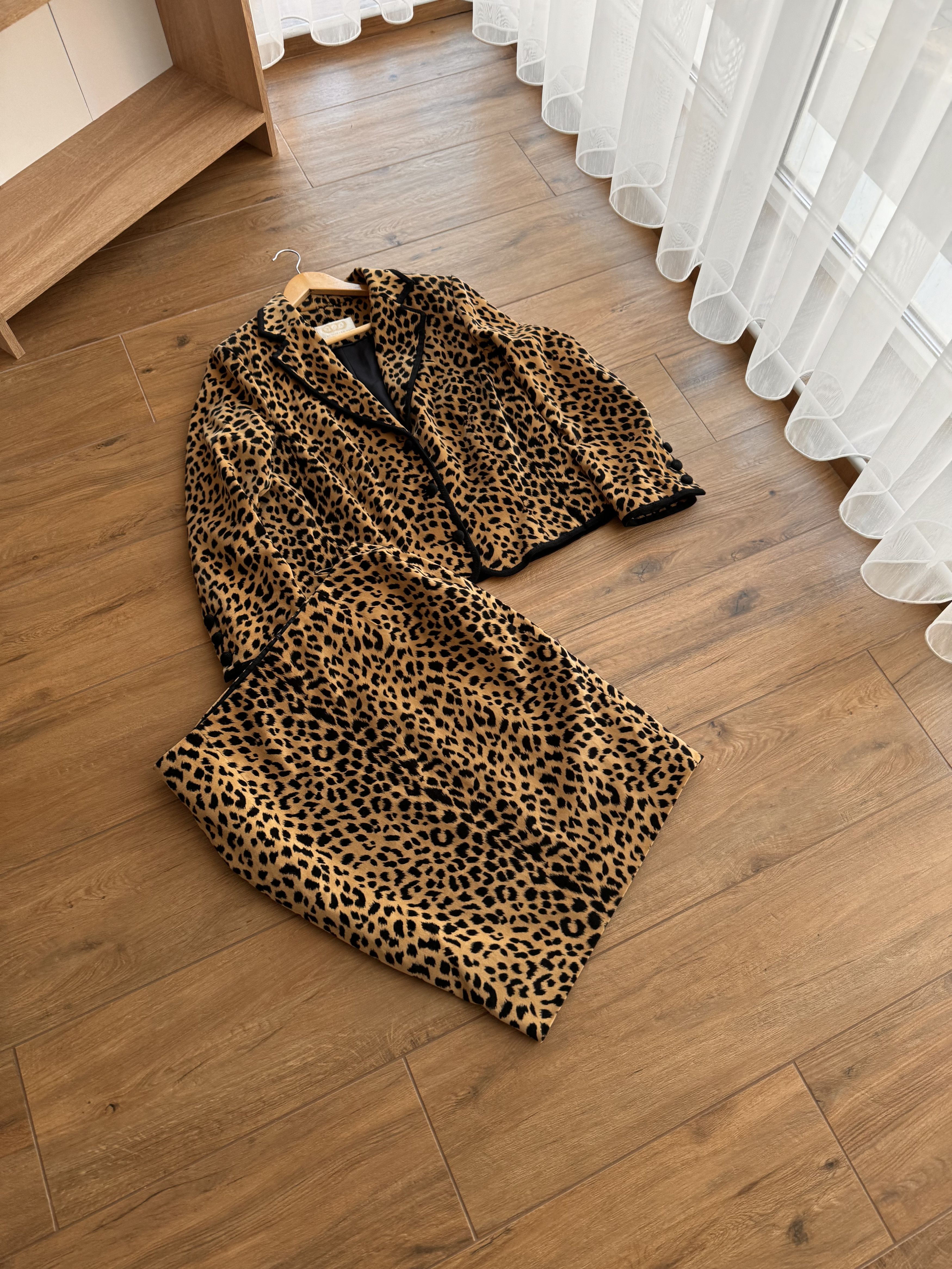 Japanese Brand Vintage Hella Barbara Rank Leopard Glamour Luxury Skirt Suit Size M / US 6-8 / IT 42-44 - 3 Thumbnail