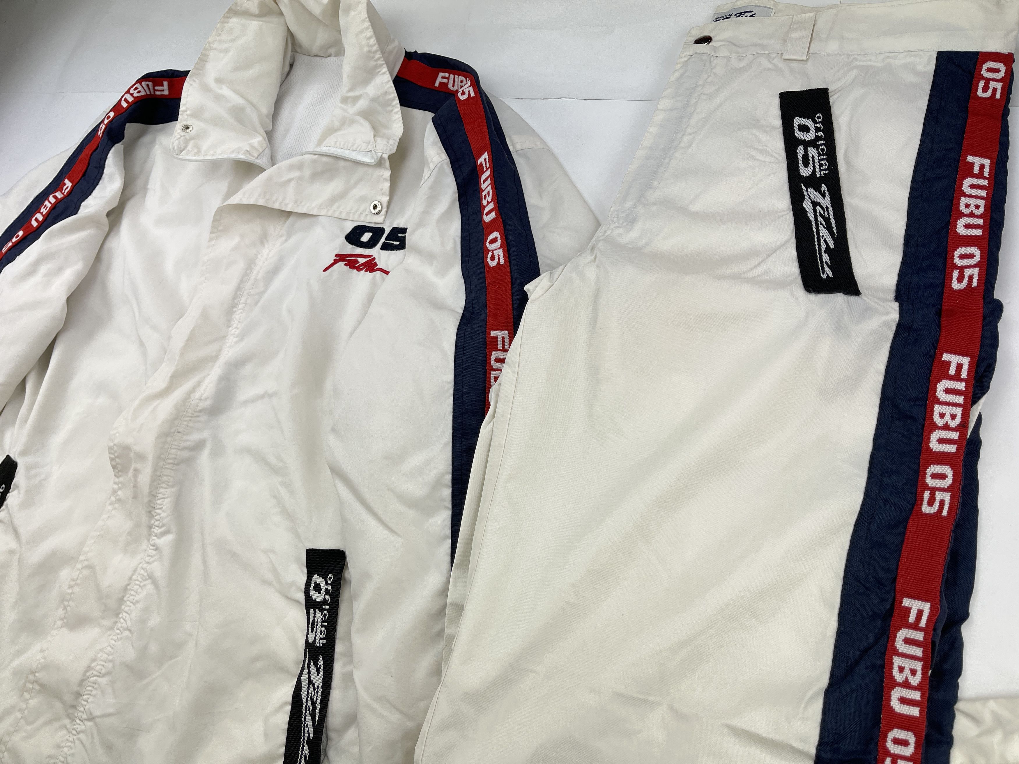 Fubu FUBU tracksuit, baggy track suit jacket and pants set 90s L Size US L / EU 52-54 / 3 - 10 Thumbnail