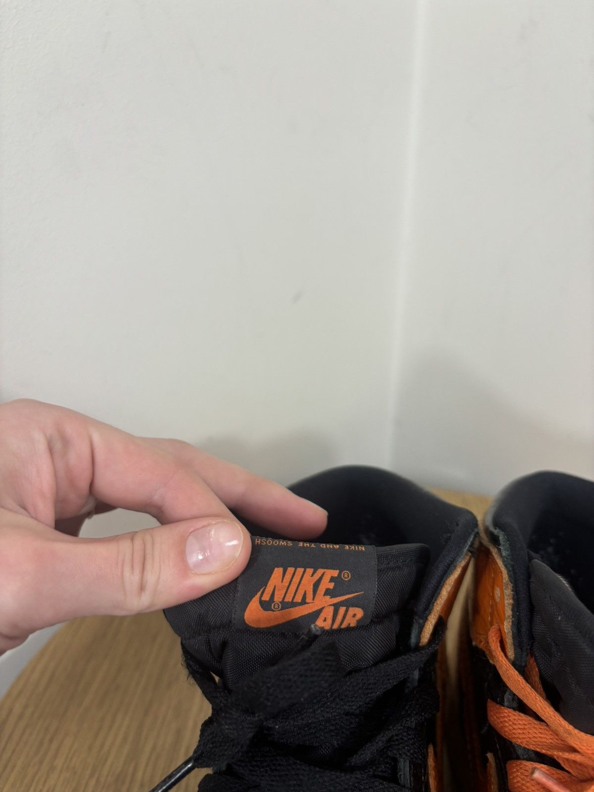 Jordan Brand Air Jordan 1 Retro High OG Shattered Backboard 3.0 Sneakers Size US 6 / EU 39 - 8 Thumbnail