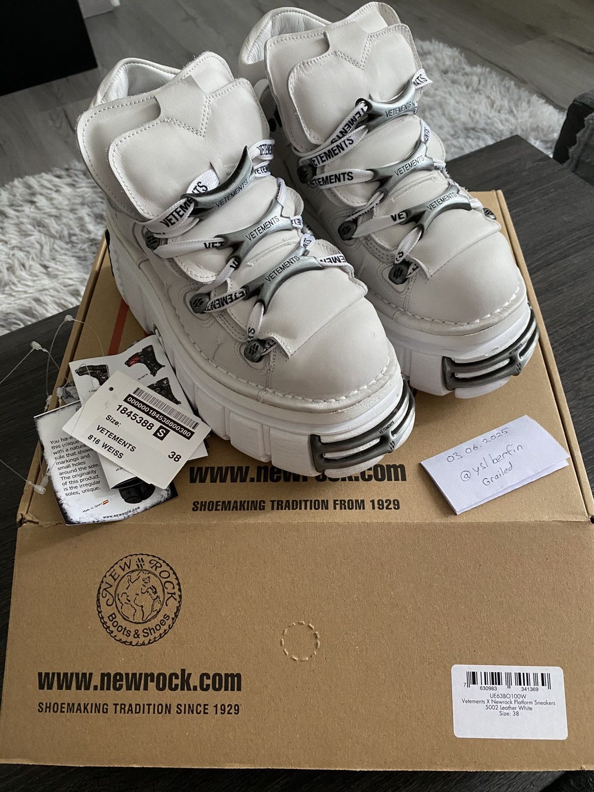 TWICEチェヨン着用【VETEMENTS】New Rock 90mm Rockstar ブーツ TWICEチェヨン着用【VETEMENTS】New Rock 90mm Rockstar ブーツ