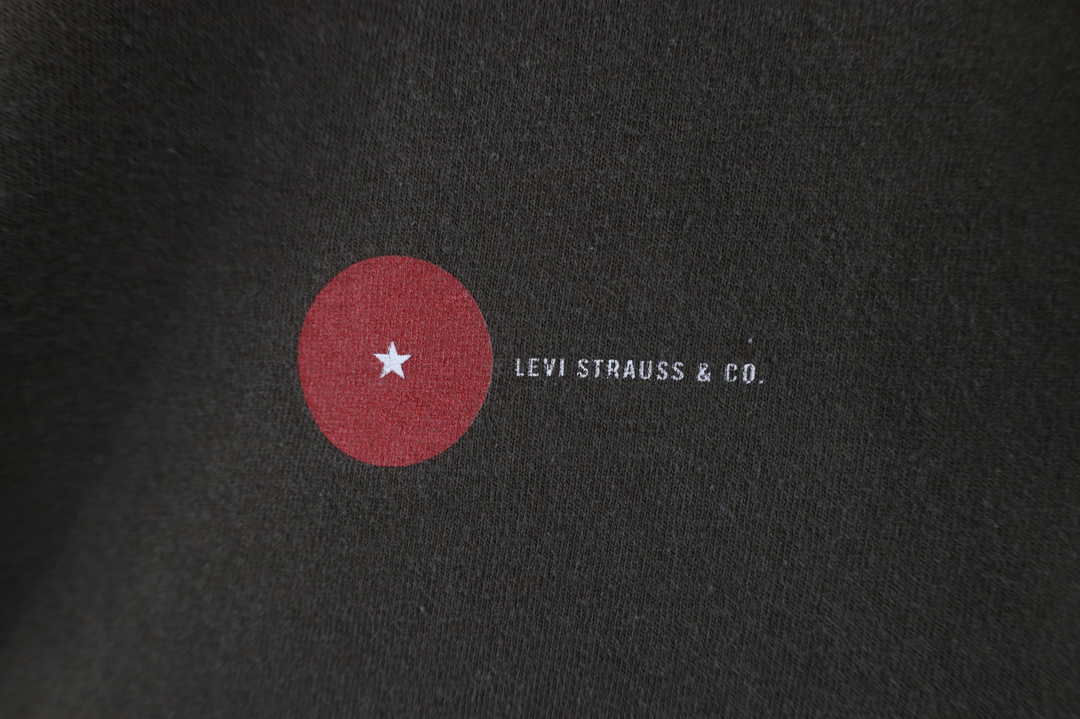 Levi's × Vintage Vintage Y2K 2000 Levis Out Star Long Sleeve T-Shirt USA Size US M / EU 48-50 / 2 - 4 Thumbnail