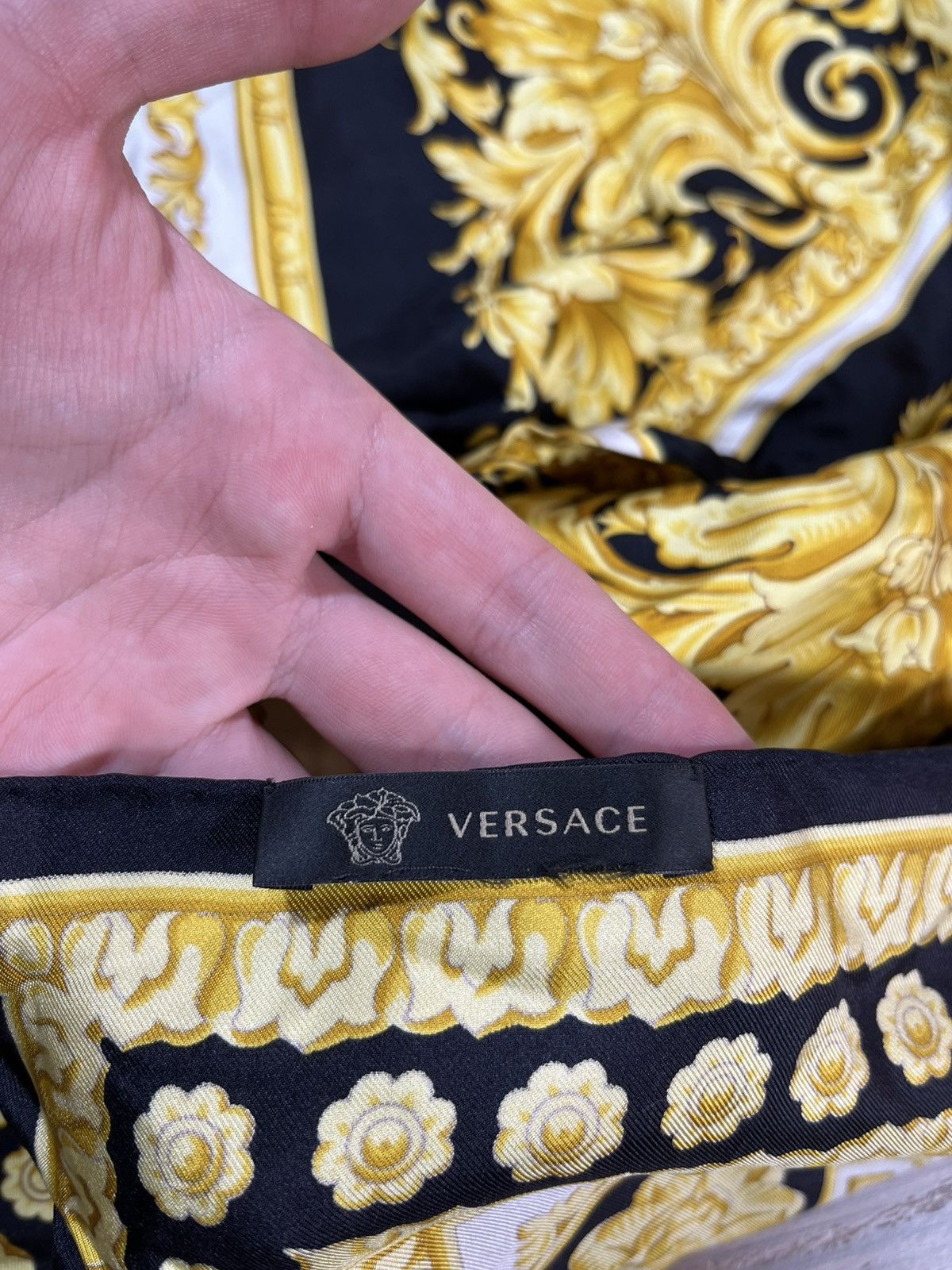 Versace Versace Silk Scarf Very Rare Gold Size ONE SIZE - 12 Thumbnail