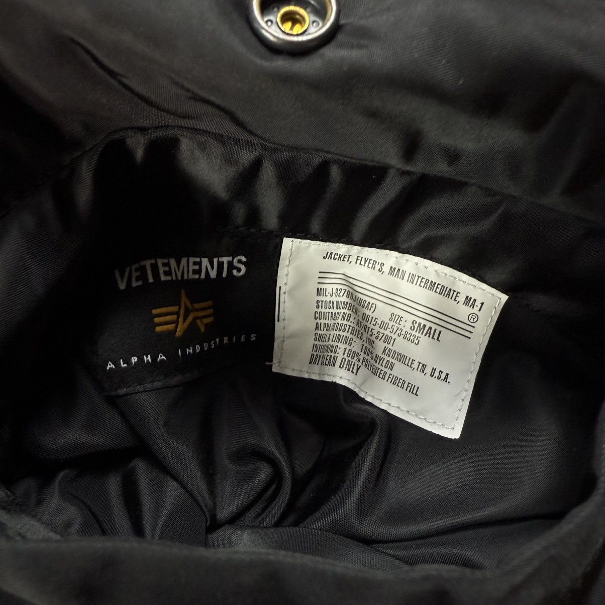 Alpha Industries × Vetements VETEMENTS x Alpha Industries Reversible Bomber Jacket Size US S / EU 44-46 / 1 - 11 Thumbnail