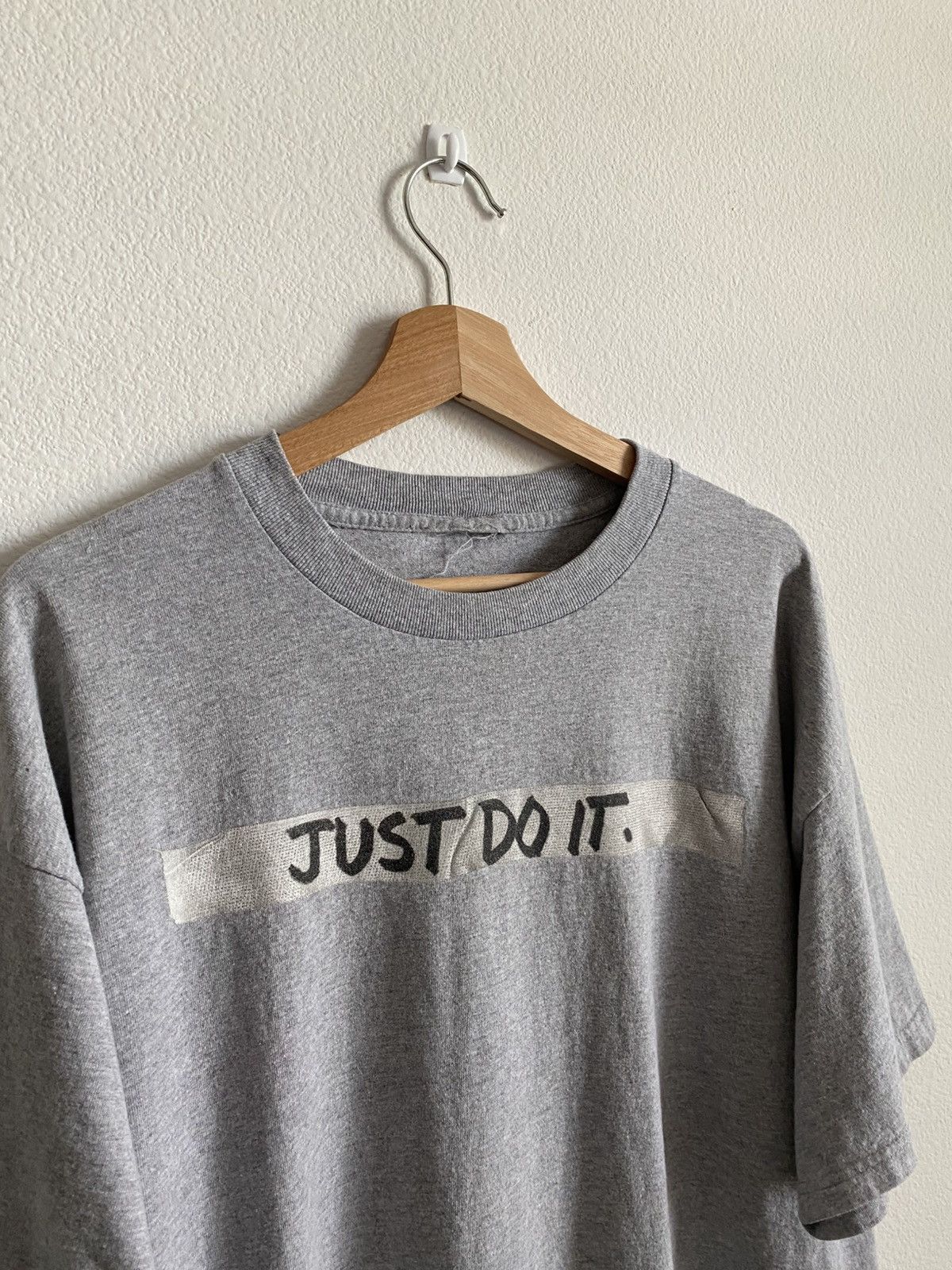 Vintage Nike Just Do It Spell Out Center Logo Tee Size US XL / EU 56 / 4 - 3 Thumbnail