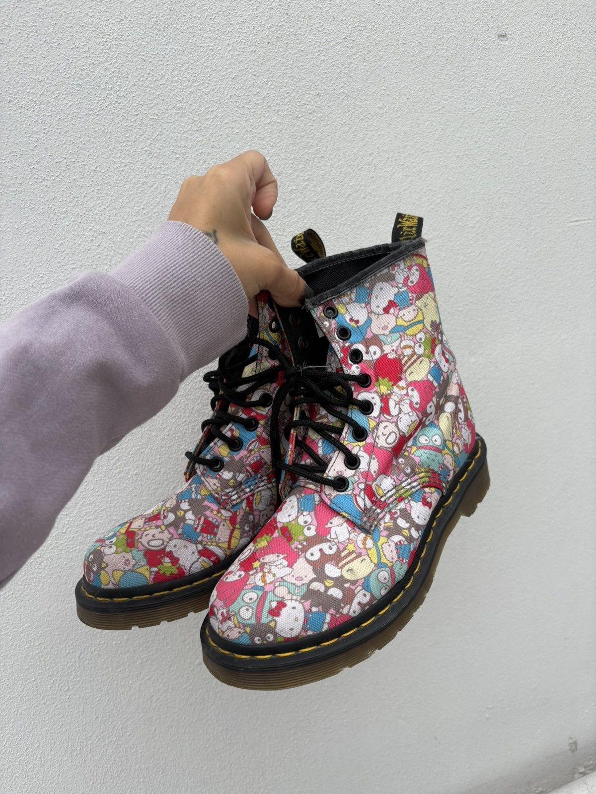 Dr. Martens Dr Martens x Hello kitty limited edition boots Size US 7 / IT 37 - 9 Thumbnail
