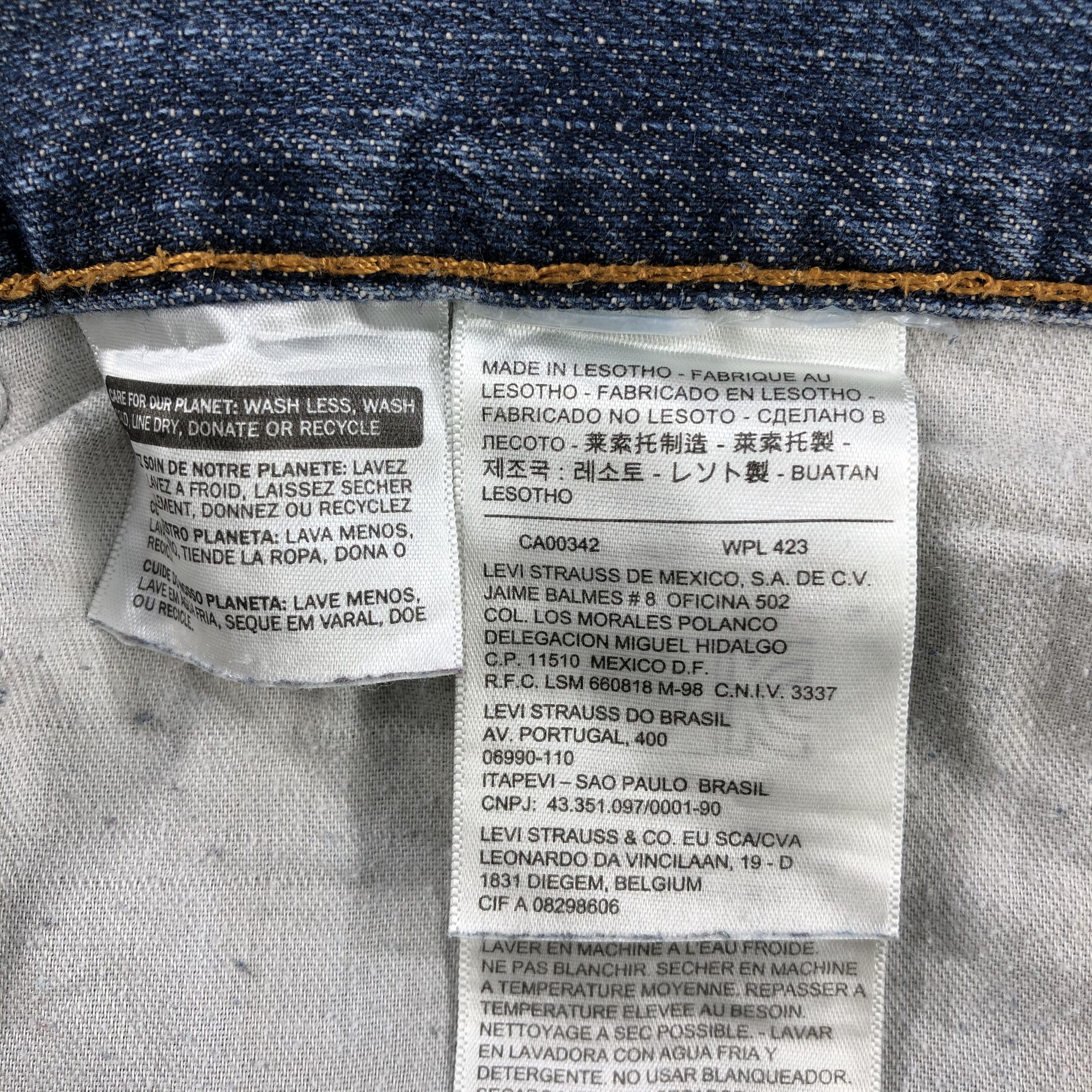 Levi's Vintage Blue Wash Levis 505 Jeans-J2206 Size US 43 - 13 Thumbnail