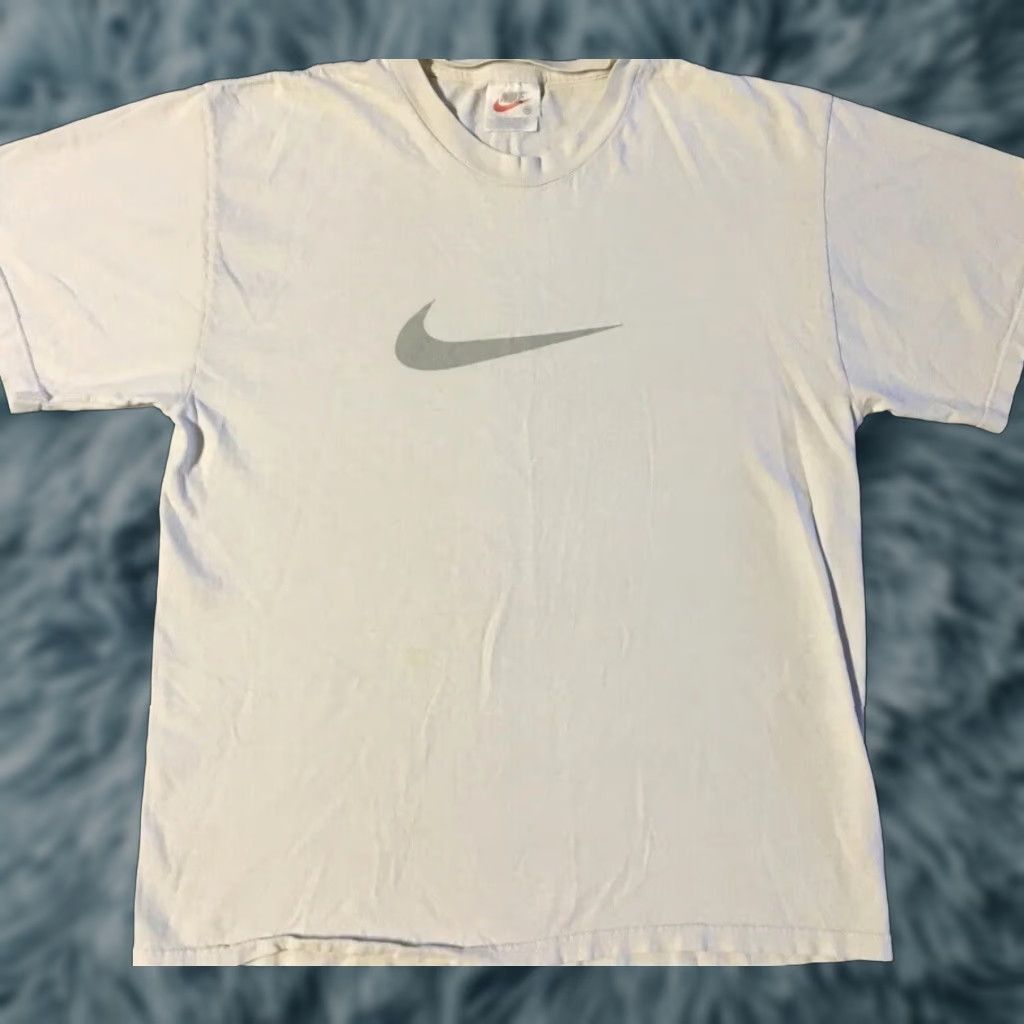 Nike VINTAGE Nike Faded Big Center Swoosh Shirt M 90s Hip Hop Grunge White Mens shirt Size US M / EU 48-50 / 2 - 1 Thumbnail