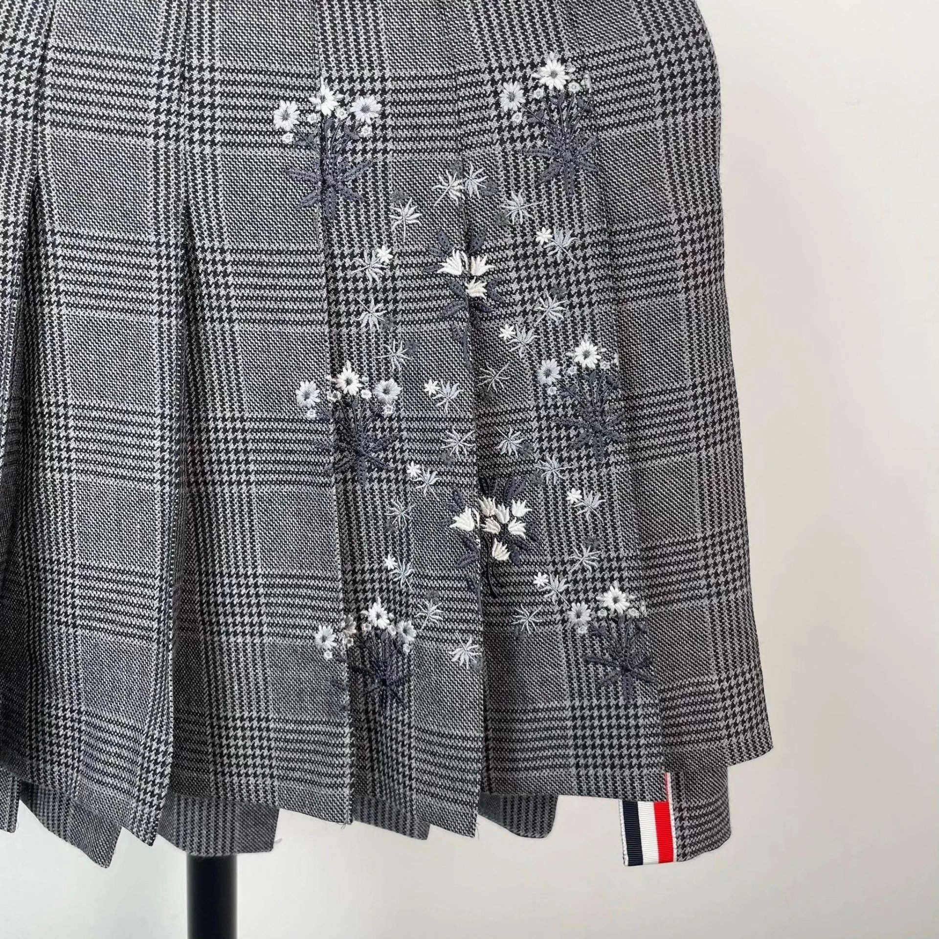 Thom Browne Thom Brown linen-cotton skirt 36 gray Size 26" / US 2 / IT 38 - 9 Thumbnail