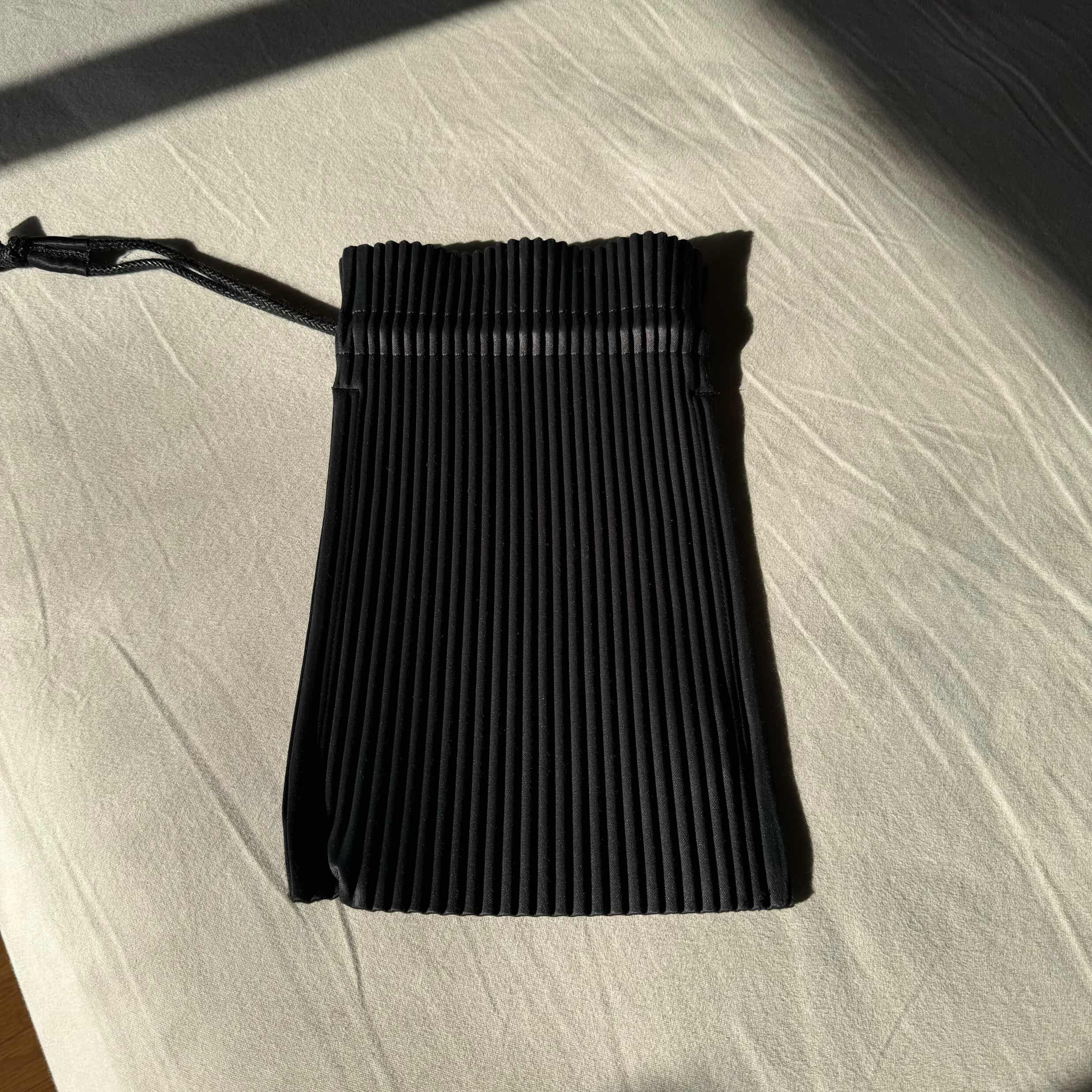 Homme Plisse Issey Miyake Homme Plisse Pleated drawstring bag Size ONE SIZE - 1 Thumbnail
