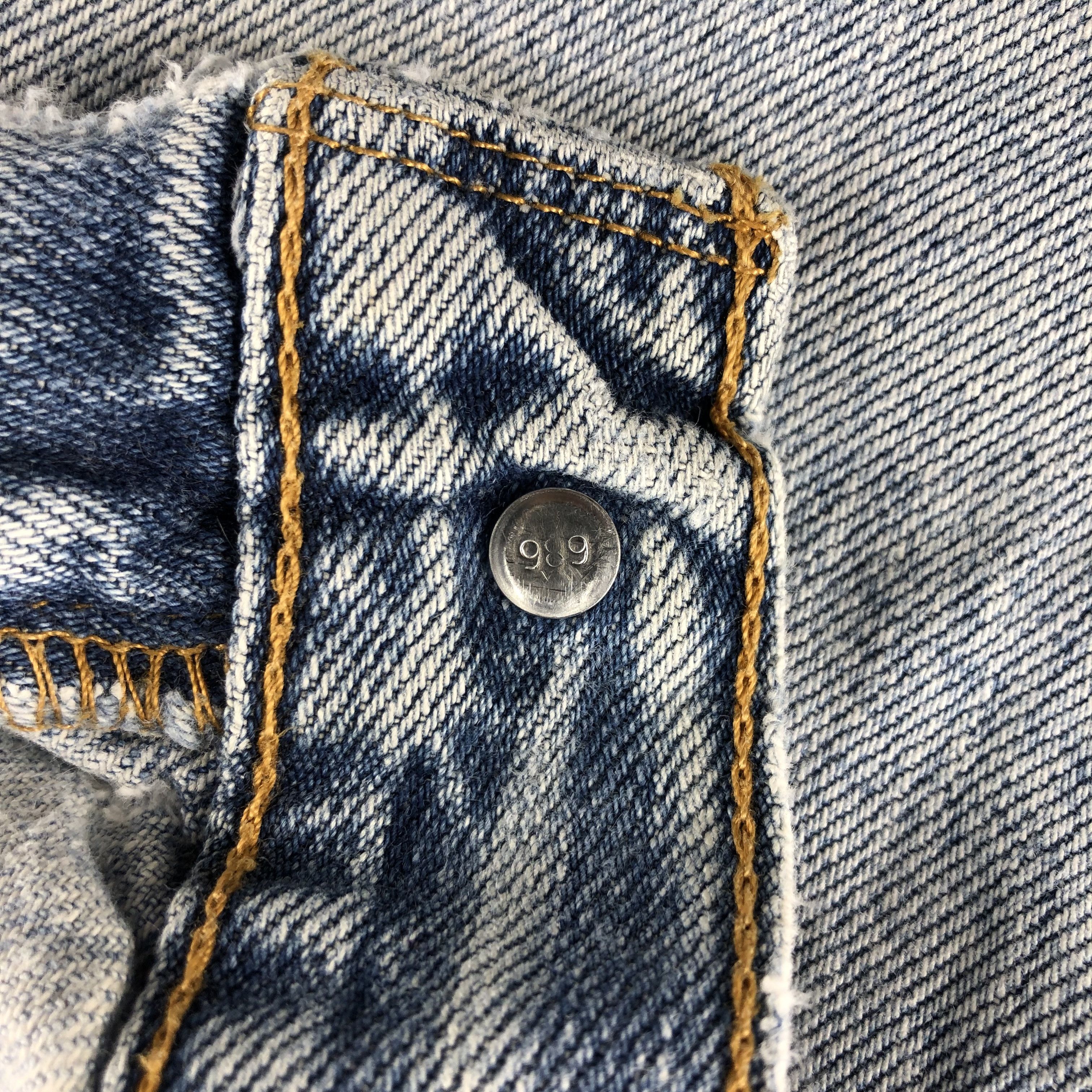 Levi's Vintage Light Wash Levis 550 Jeans-J1271 Size US 31 - 9 Thumbnail