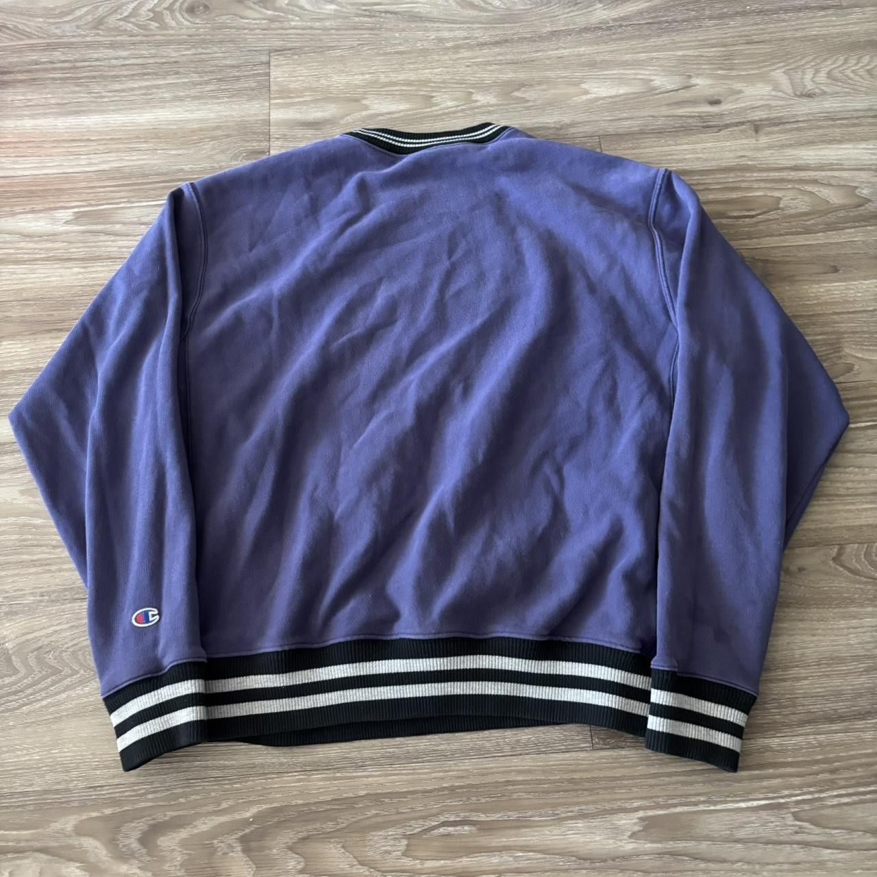 Champion Crazy Vintage Y2K/2000s Purple Champion Streetwear Essential Crewneck! Size XL Size US XL / EU 56 / 4 - 5 Thumbnail