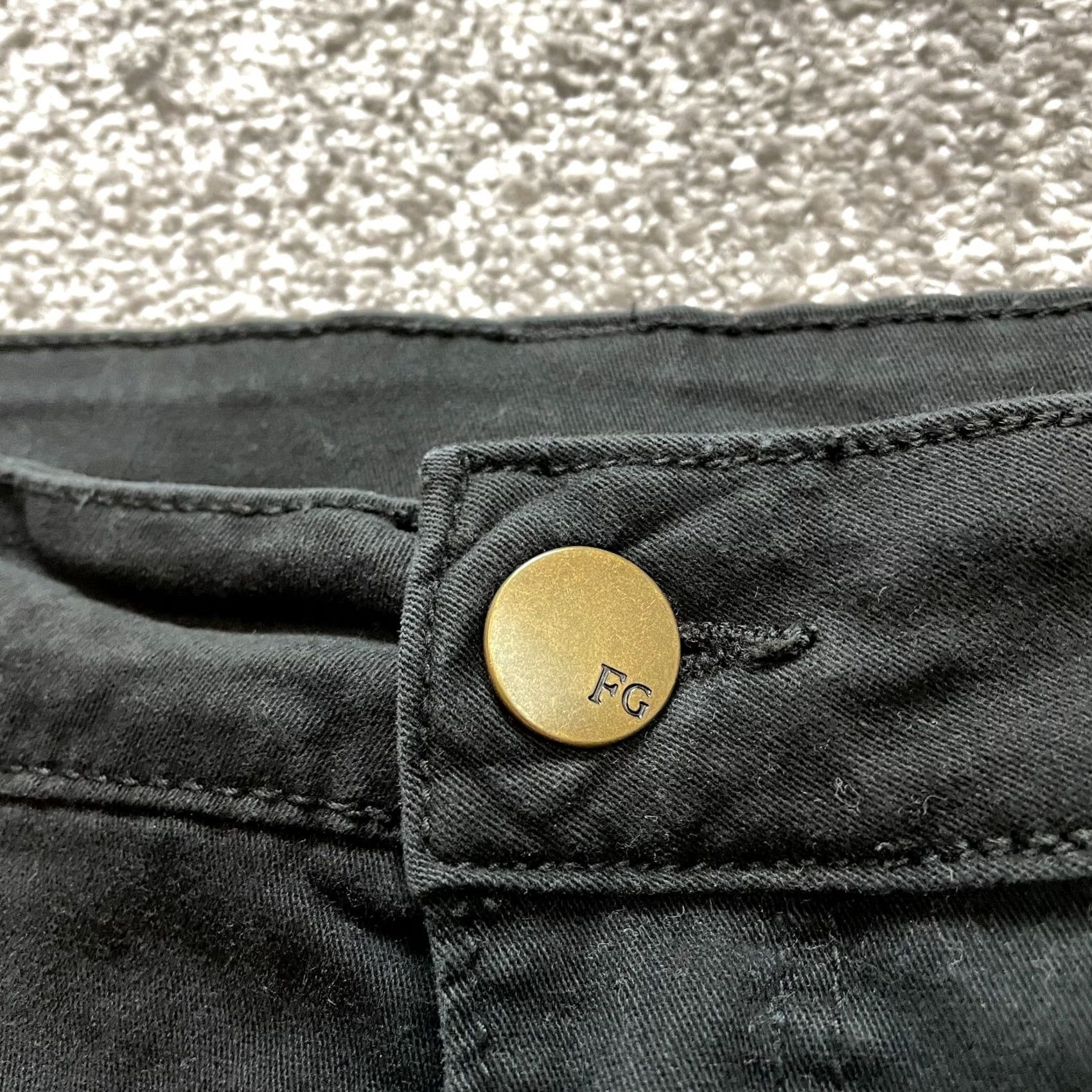 Faded Glory Faded Glory Bermuda Jean Shorts Womens 18 Black Solid Cotton Casual Pockets 4" Jeans Bermuda 18 Womens Black Cotton Denim Pockets 5-Pocket USA 4" Size 27" / US 4 / IT 40 - 2 Thumbnail