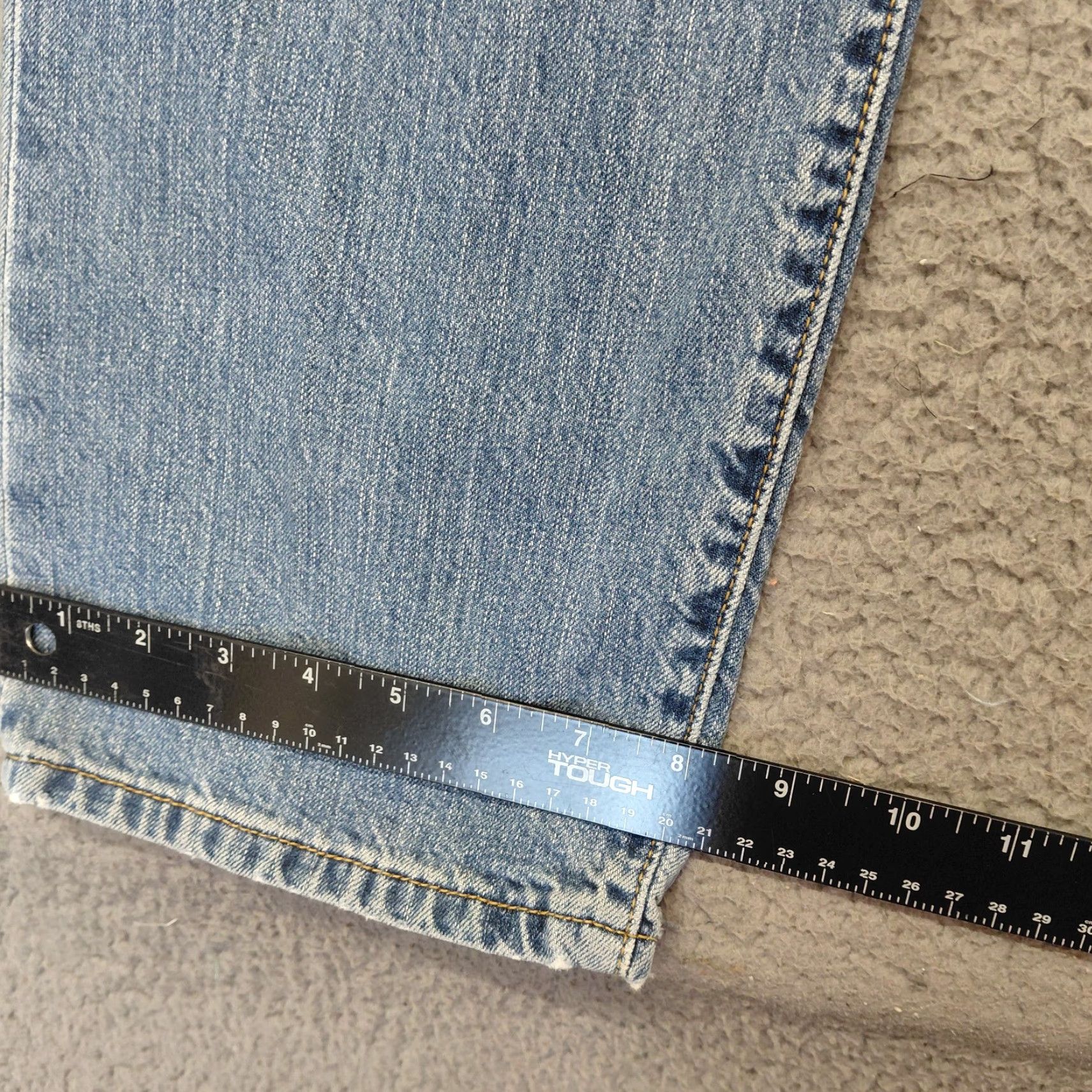Levi's VINTAGE Levi's 501 Jeans Mens 33x32 Blue Denim Button Fly Y2K 02/05 Act 31x32 Classic Straight 5-Pocket Size US 33 - 7 Thumbnail