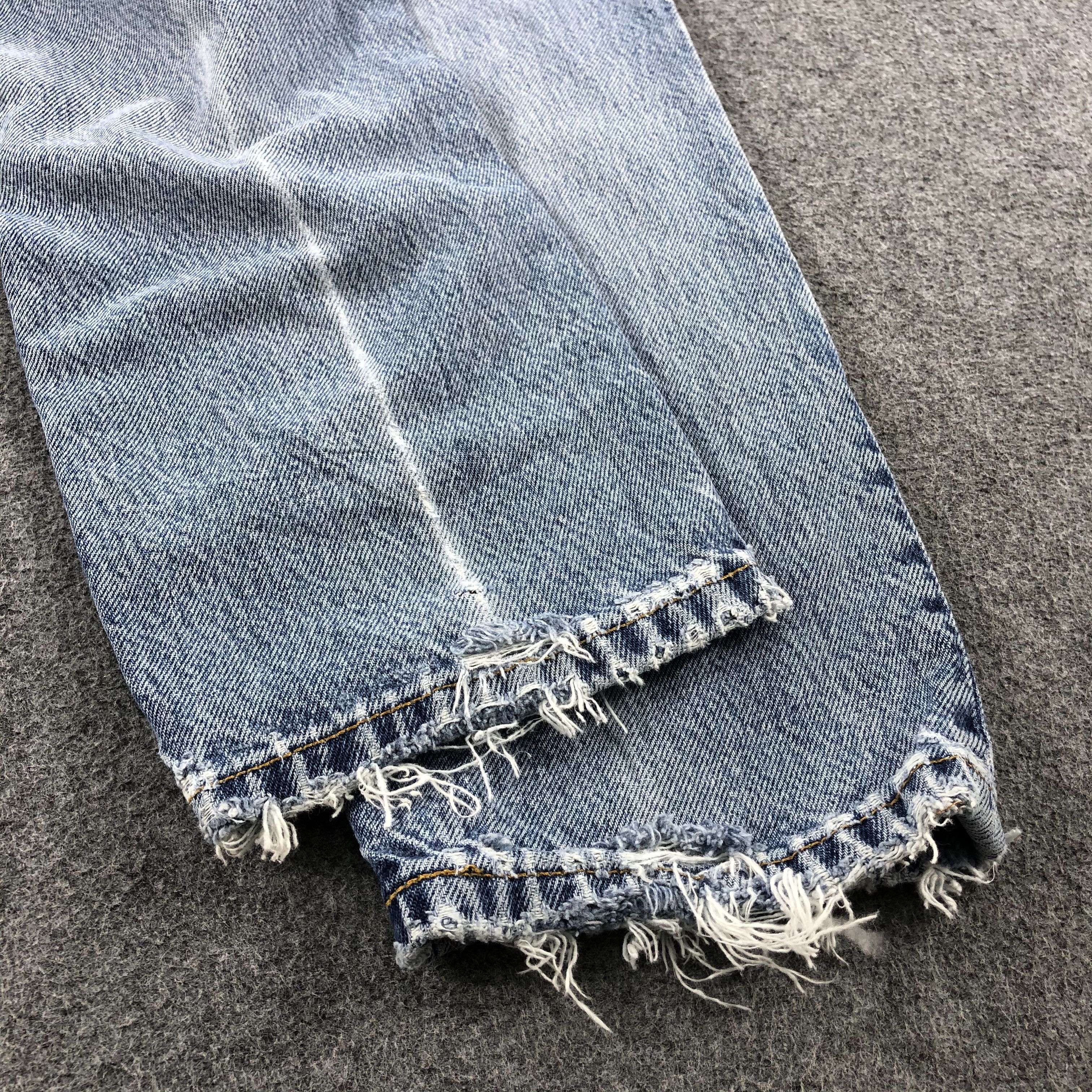 Levi's × Vintage Vintage Blue Wash Light Wash Levis 550 Jeans-JM1780 Size US 27 - 6 Thumbnail