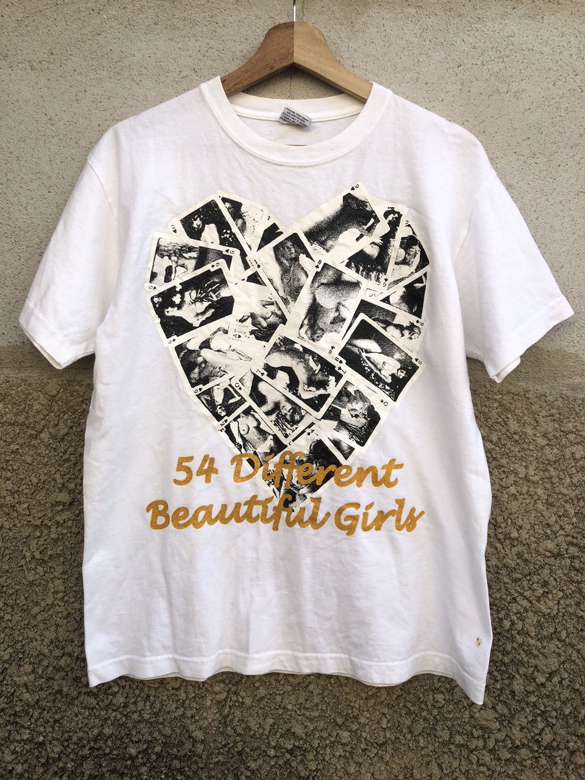 Vintage Vintage 54 Different Beautiful Girl "Nudes" Tshirt Size US M / EU 48-50 / 2 - 1 Thumbnail