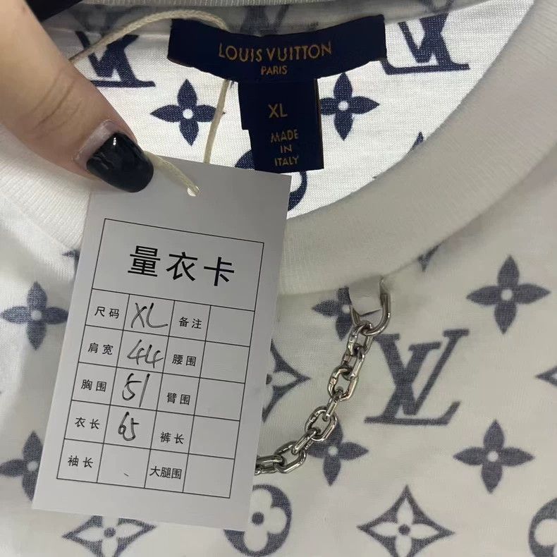 Louis Vuitton Louis Vuitton White Logo Short Sleeve TShirt-2506 Size US XXL / EU 58 / 5 - 5 Thumbnail