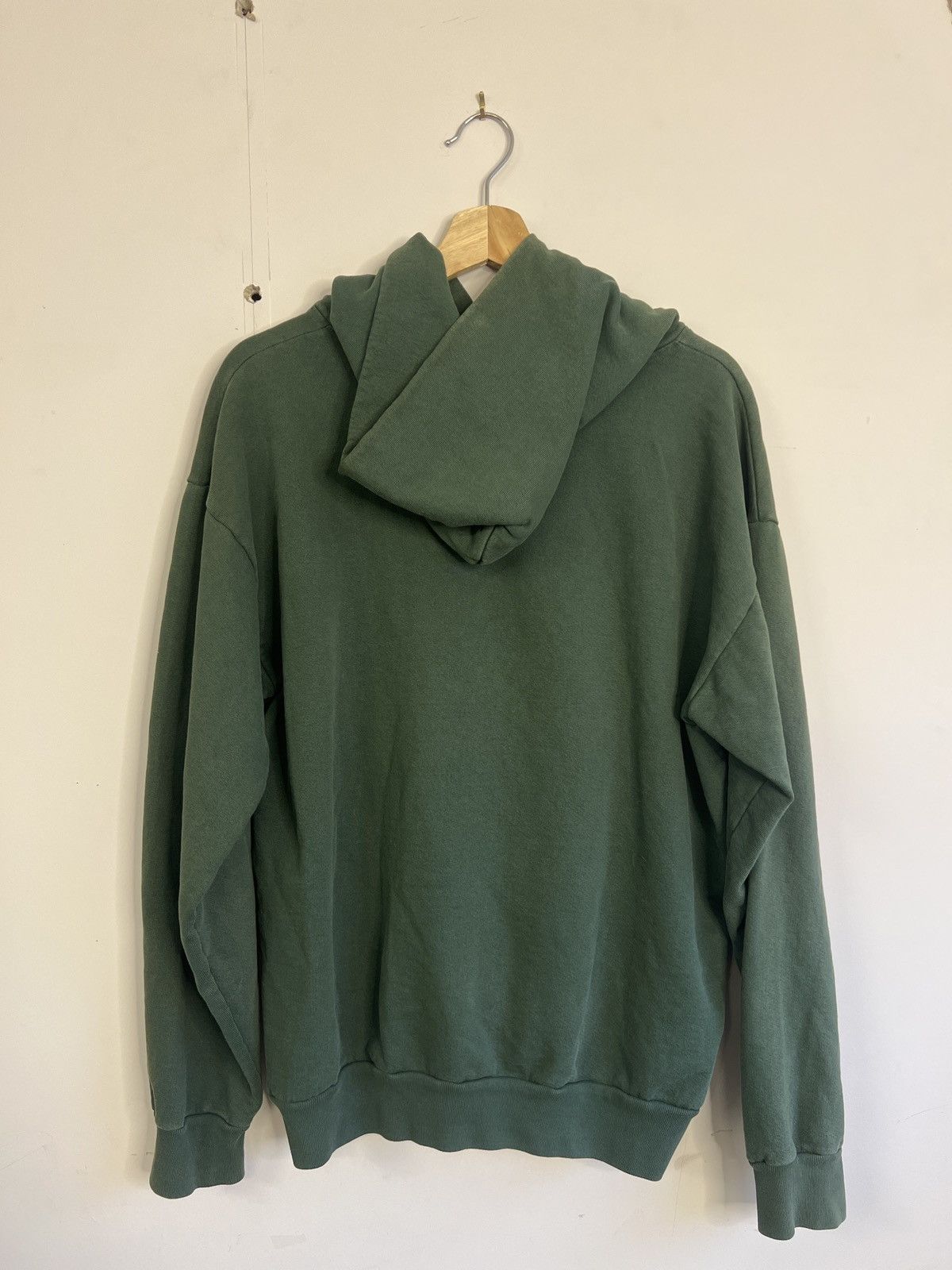 Online Ceramics Online Ceramics caterpillar hoodie Size US L / EU 52-54 / 3 - 5 Thumbnail
