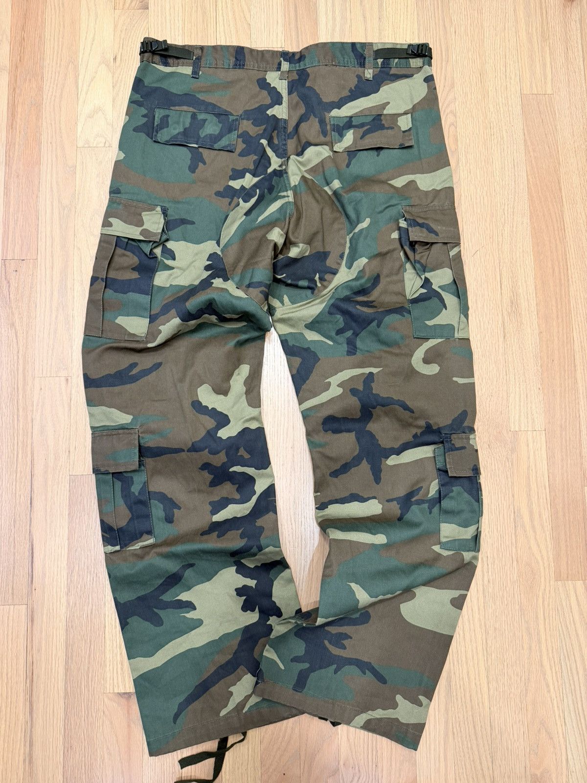The GV Gallery Raspberry Hills Cargo Camo Pants Size US 34 / EU 50 - 2 Thumbnail