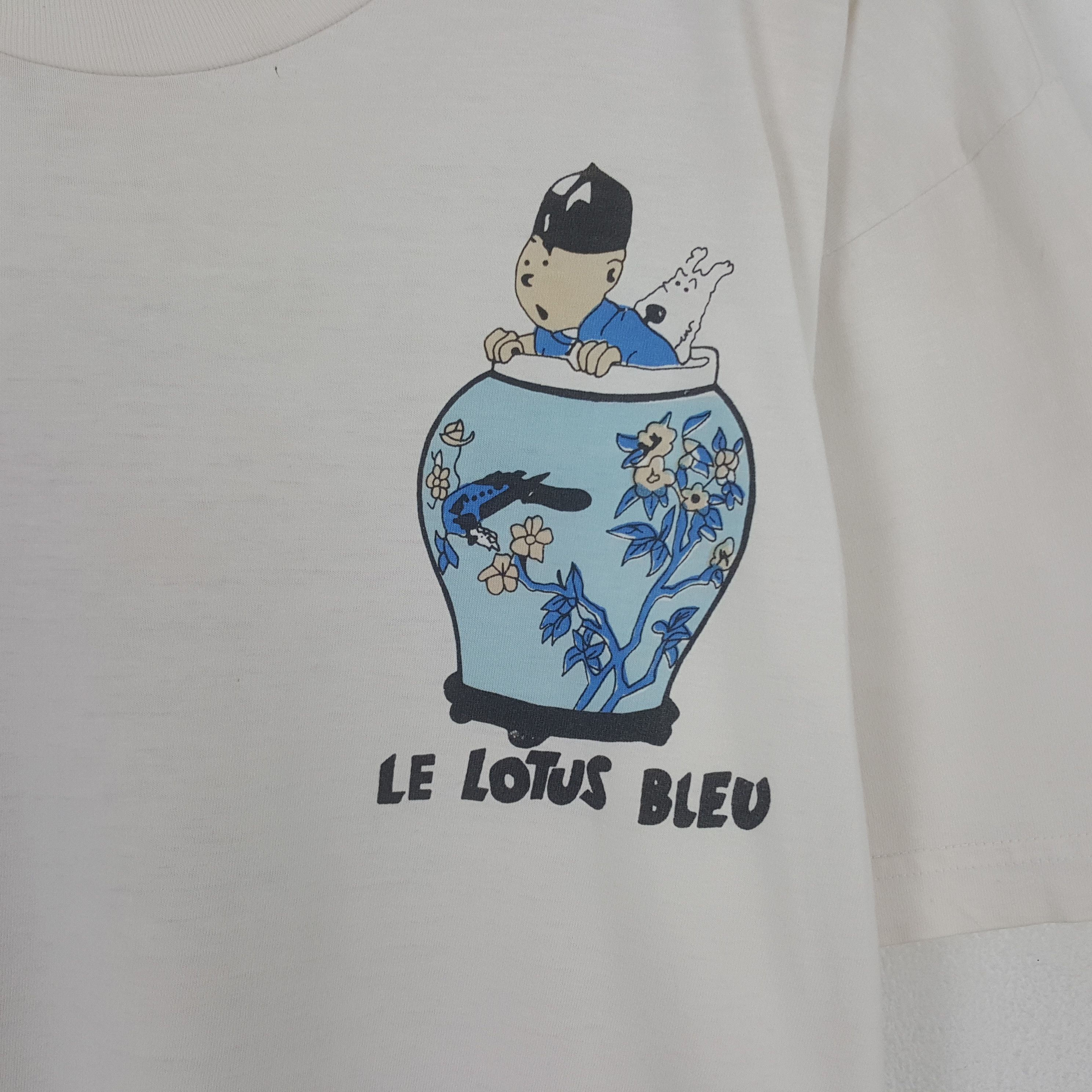 Other Vintage TINTIN Le Lotus Bleu Tshirt Size US L / EU 52-54 / 3 - 4 Thumbnail