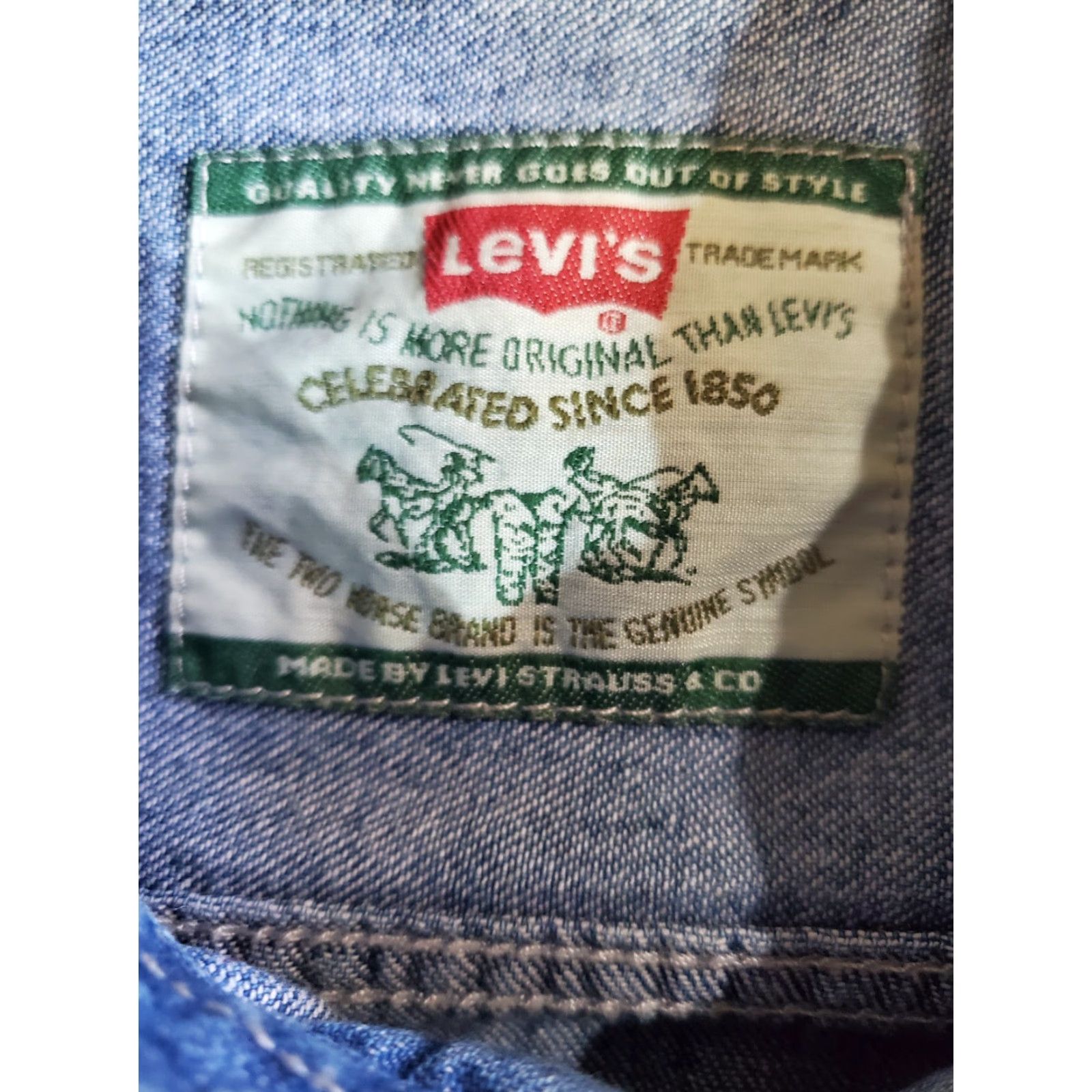 Levi's VINTAGE Levi's Denim Button-Up Shirt Men's Large Blue 90s Casual Workwear Long Sleeve Collared Shirt Men - Regular Fit Size US L / EU 52-54 / 3 - 5 Thumbnail