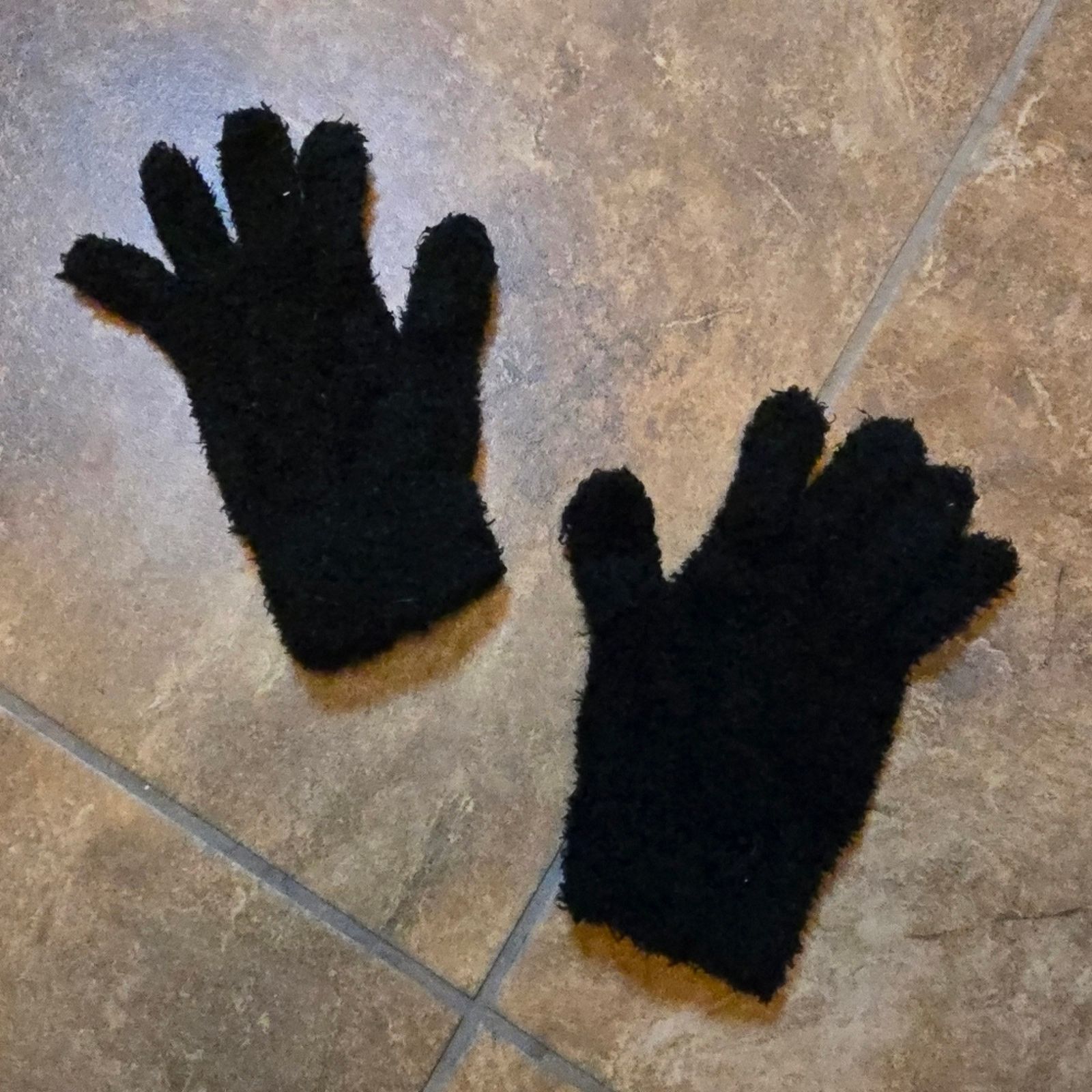 Other Black Extra Fuzzy Winter Glove Size ONE SIZE - 1 Thumbnail