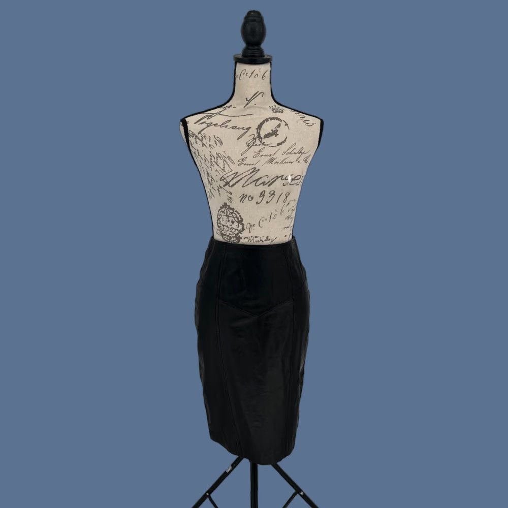 Vintage VINTAGE Pelle Cuir Skirt Womens 6 Black Leather Pencil Knee Length High Waist Lined Zip Womens 6 Black Leather Pencil Knee Length High Waist Lined Zip Size 28" / US 6 / IT 42 - 1 Thumbnail