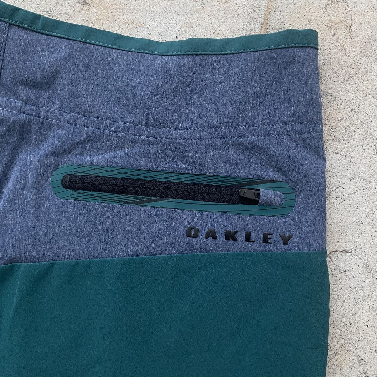 Oakley Brand New Oakley Ozaki Block 21 Inches Swim Trunks Shorts Size US 30 / EU 46 - 7 Thumbnail